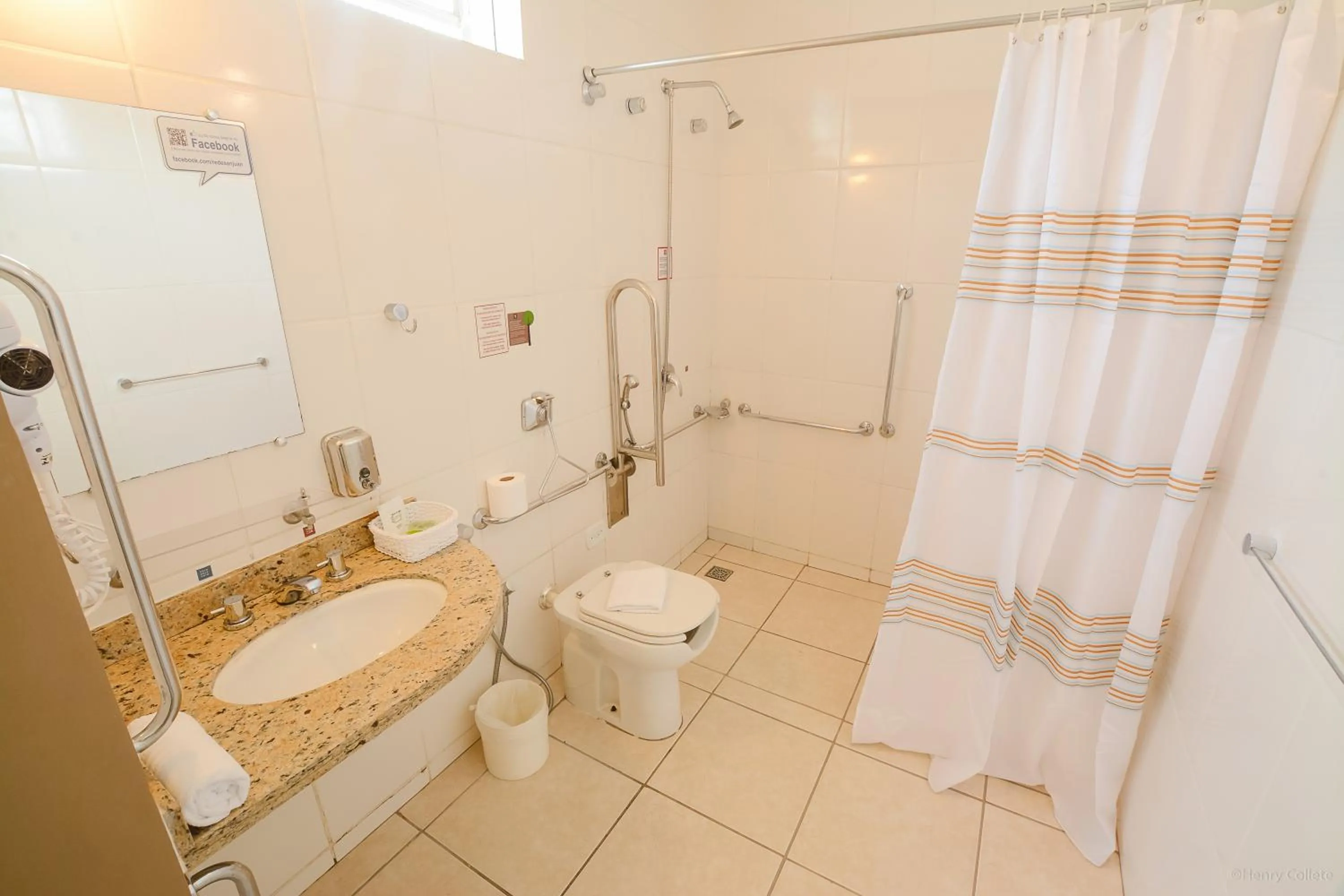 Shower in SJ Jaguariaíva - San Juan Jaguariaíva