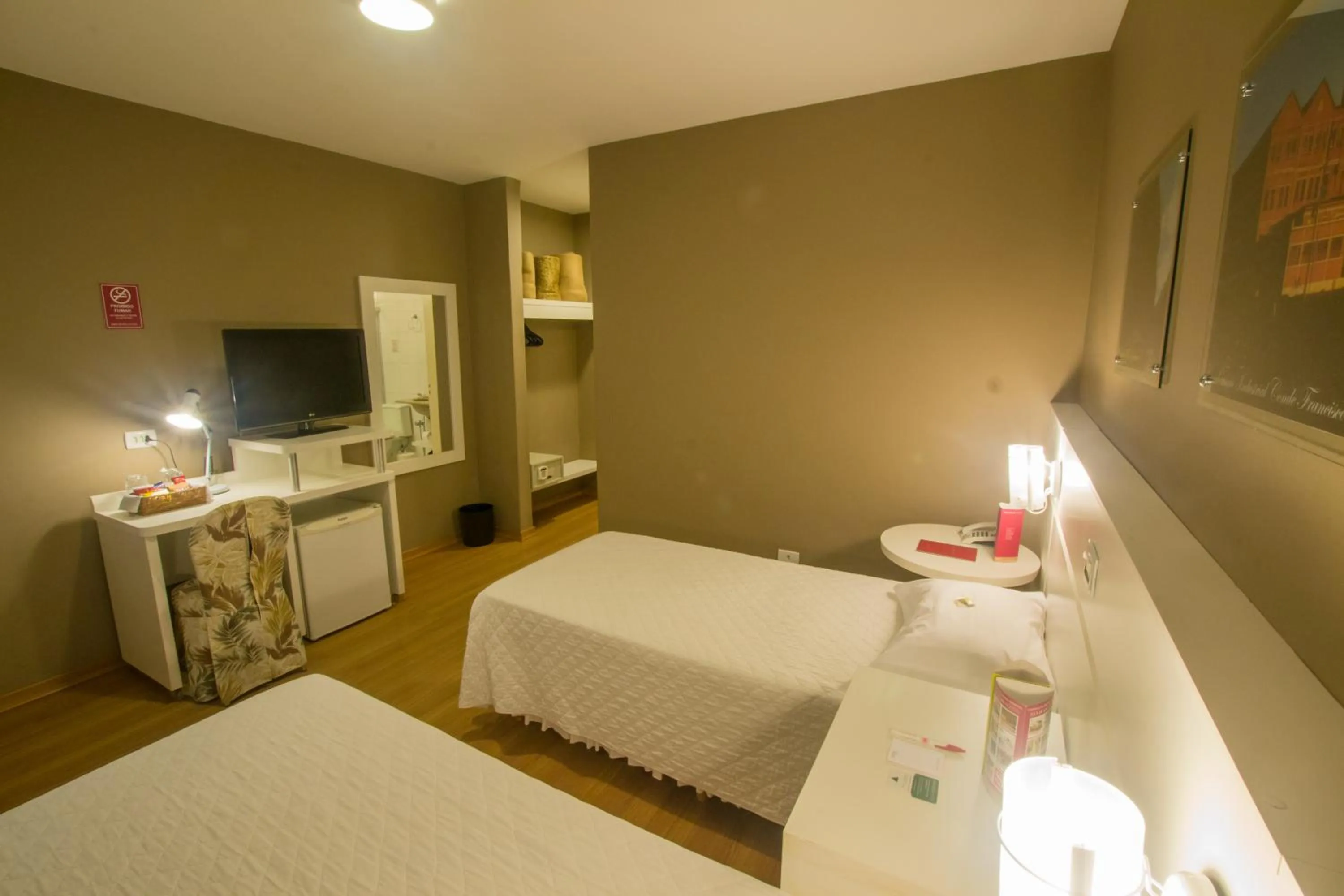 Toilet, Bed in SJ Jaguariaíva - San Juan Jaguariaíva