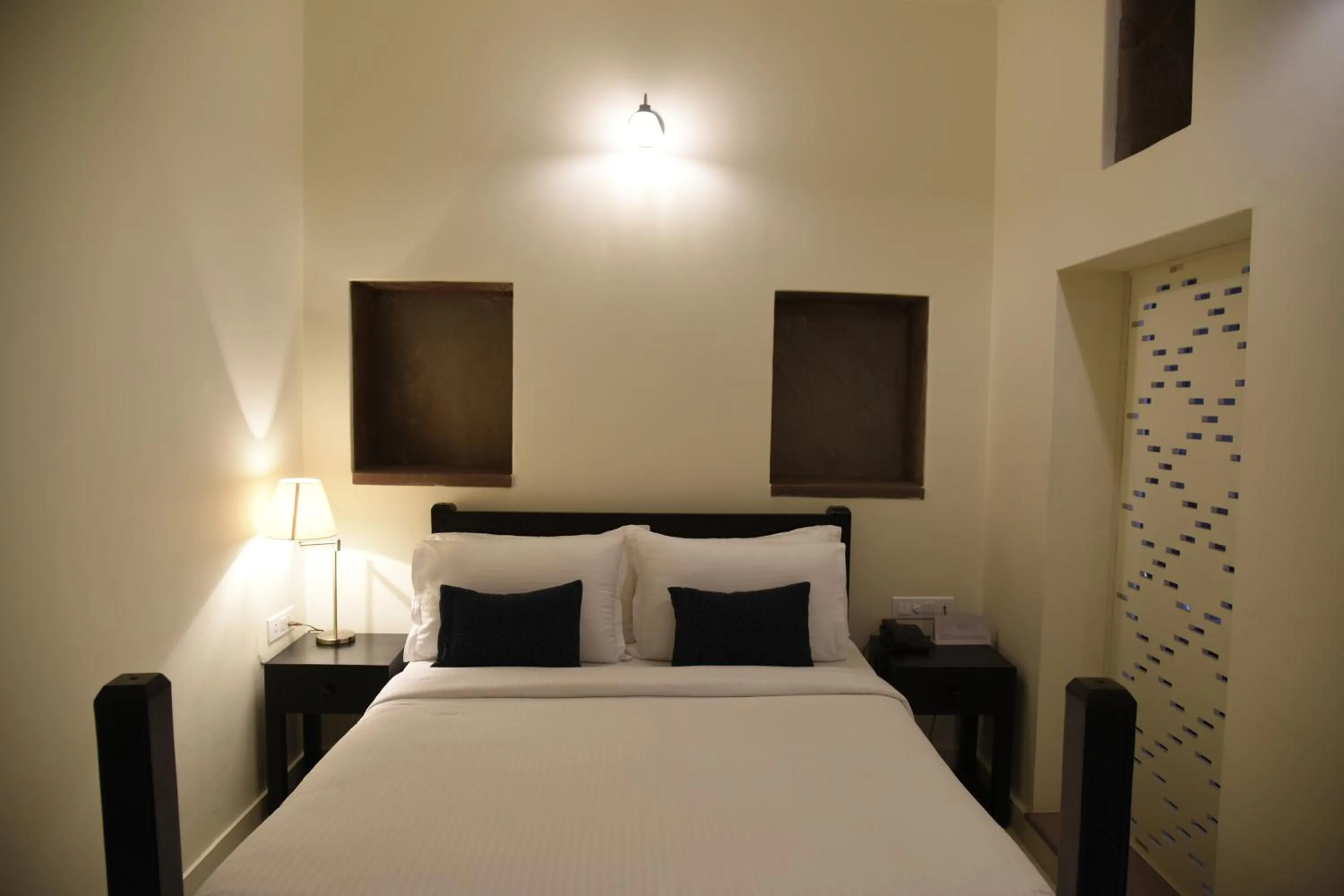 Junior Suite - single occupancy in Baijoo Niwas