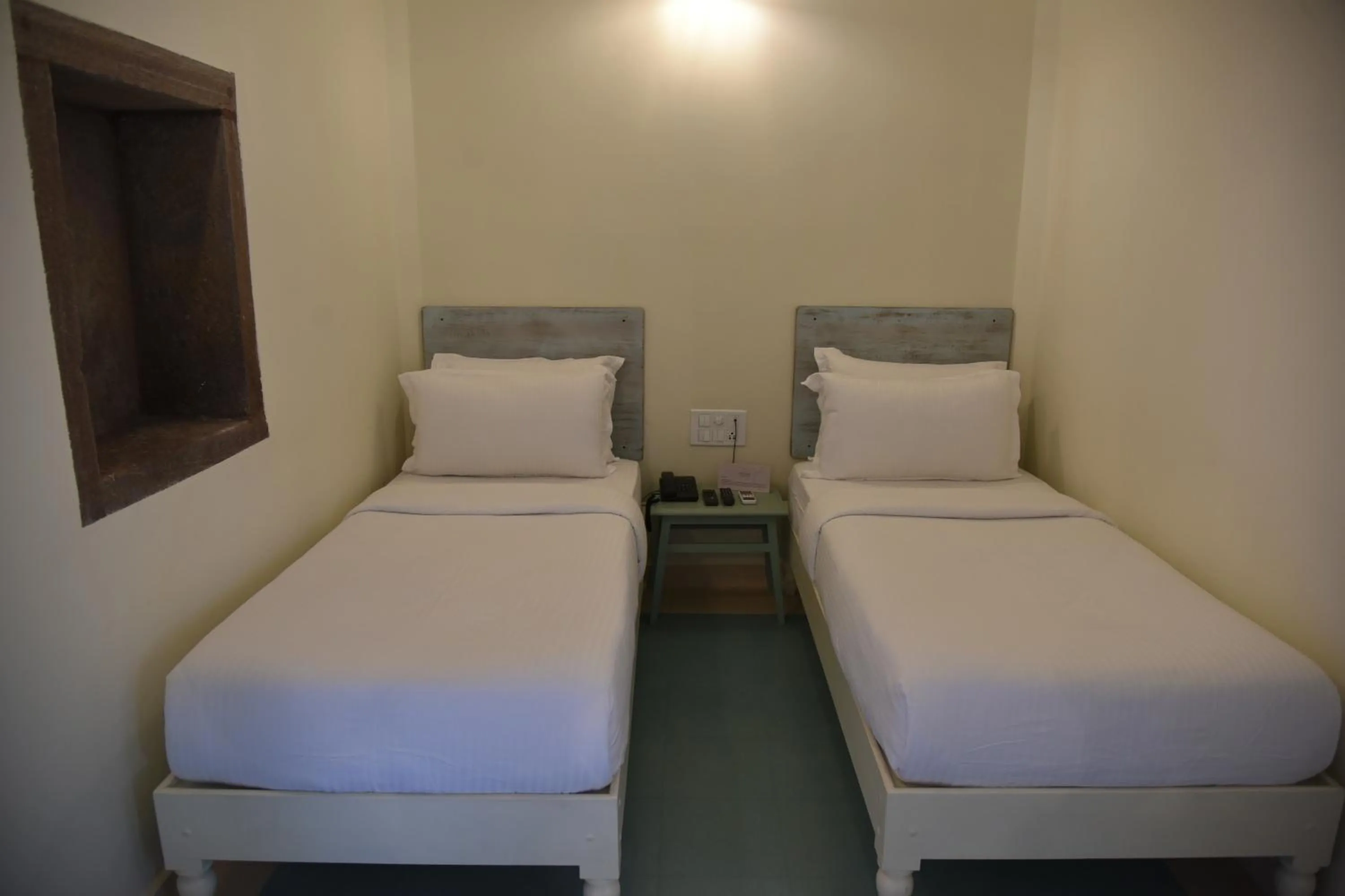 Standard Twin Room - single occupancy in Baijoo Niwas