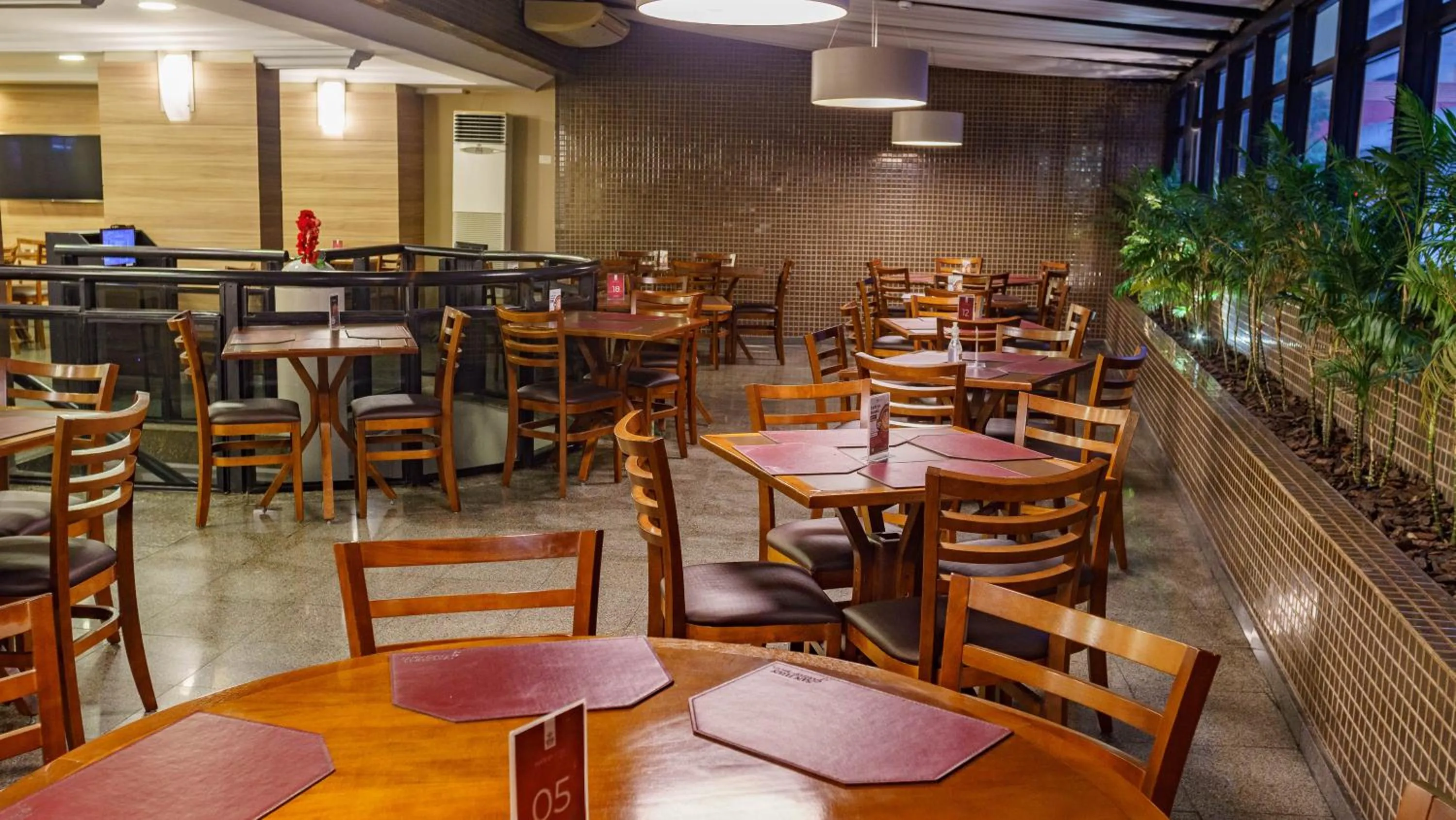 Restaurant/places to eat in SJ Business - San Juan São Paulo