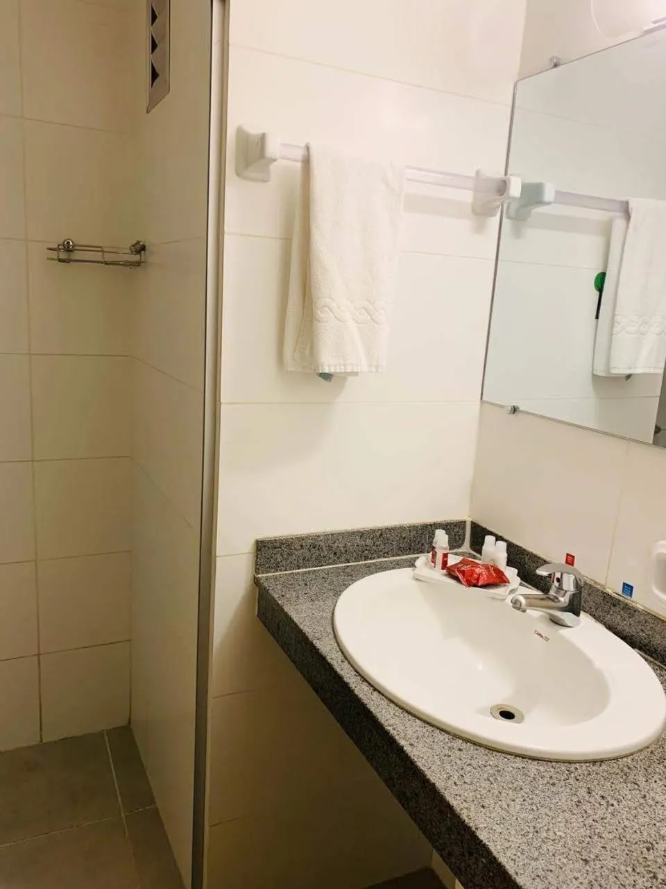 Bathroom in SJ Business - San Juan São Paulo