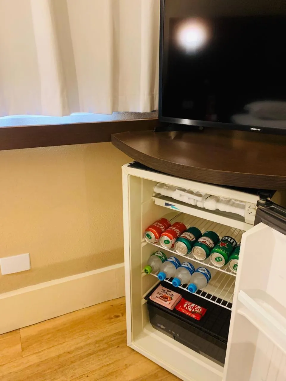 minibar in SJ Business - San Juan São Paulo