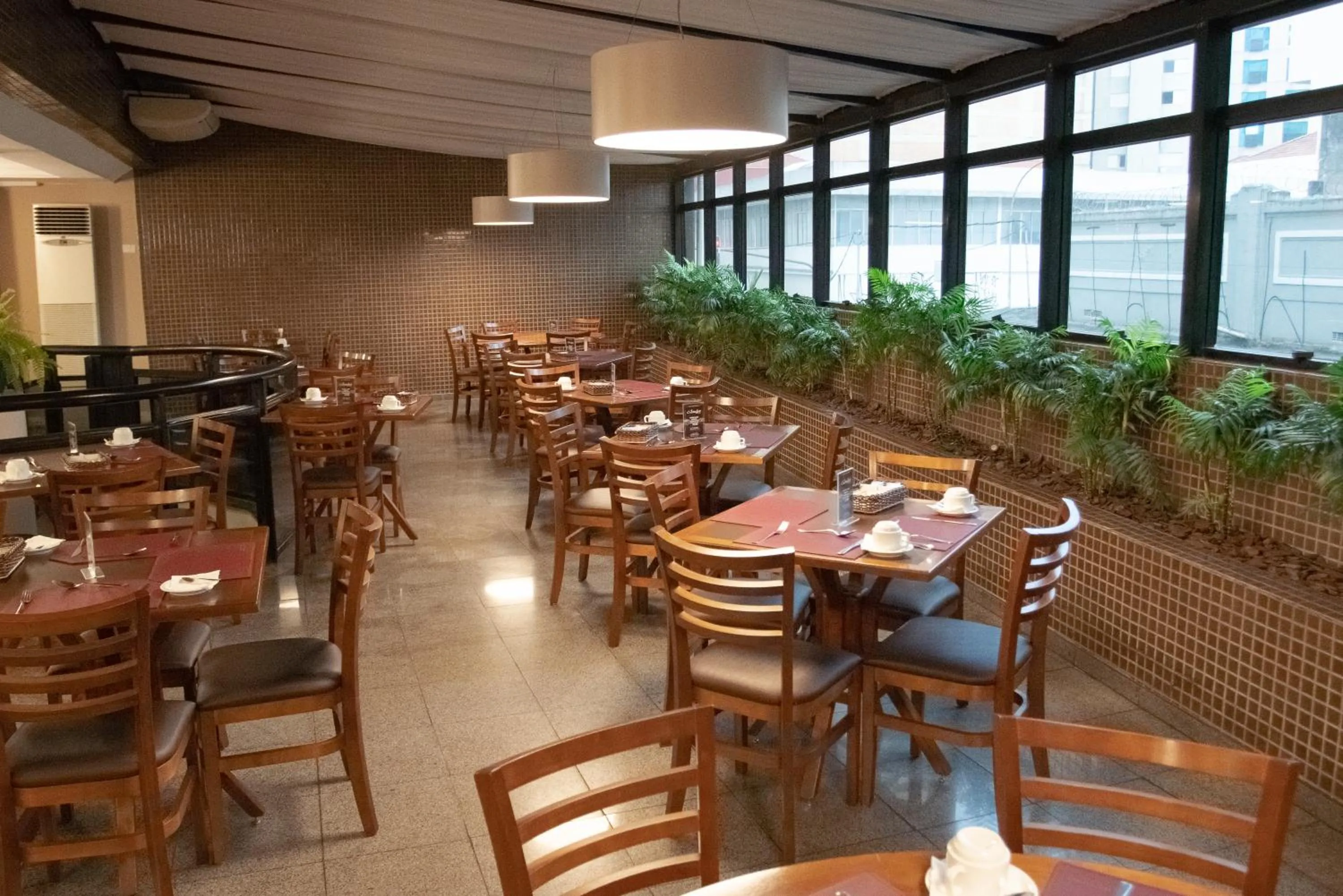 Restaurant/places to eat in SJ Business - San Juan São Paulo