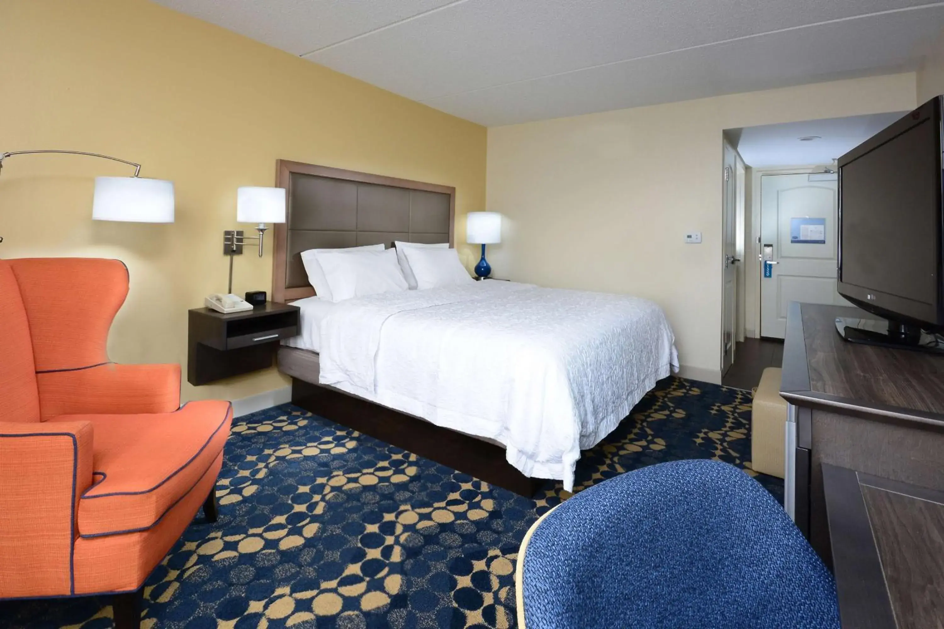 Bed in Hampton Inn Roxboro Bed in Hampton Inn Roxboro