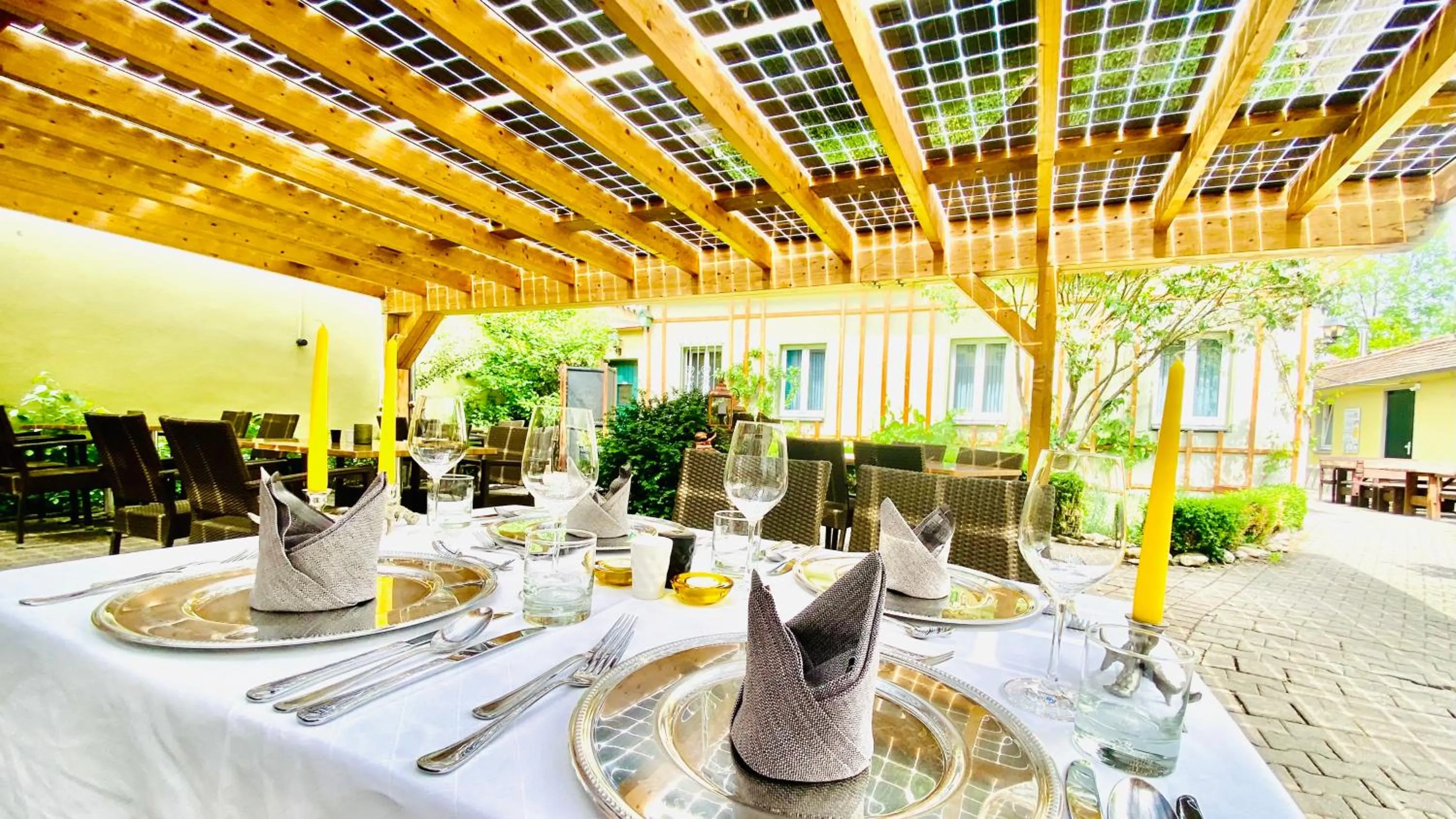 Restaurant/places to eat in Boutique Hotel & Bio Wirtshaus Schwarzer Bock