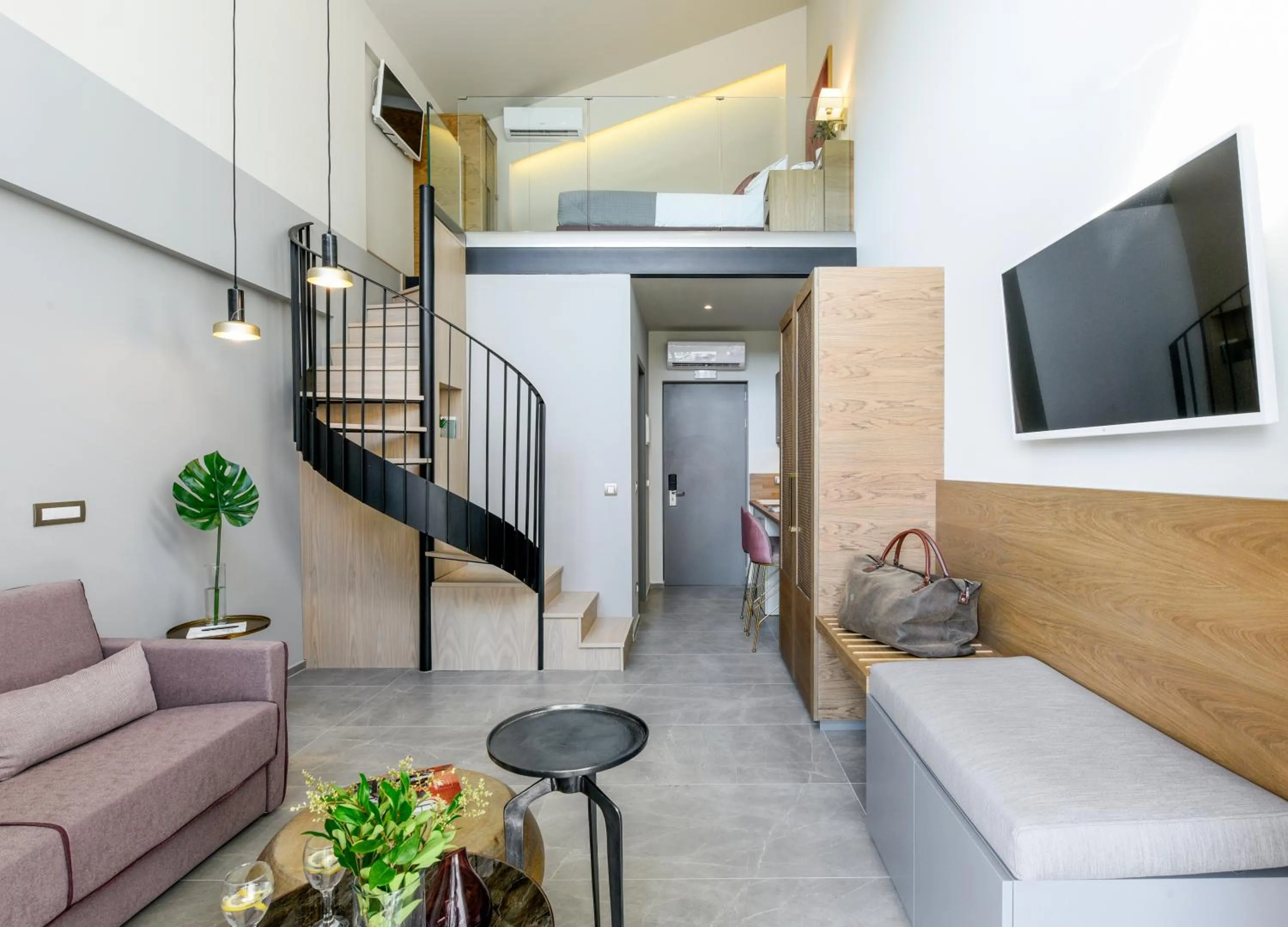 Photo of the whole room in Serenity Suites