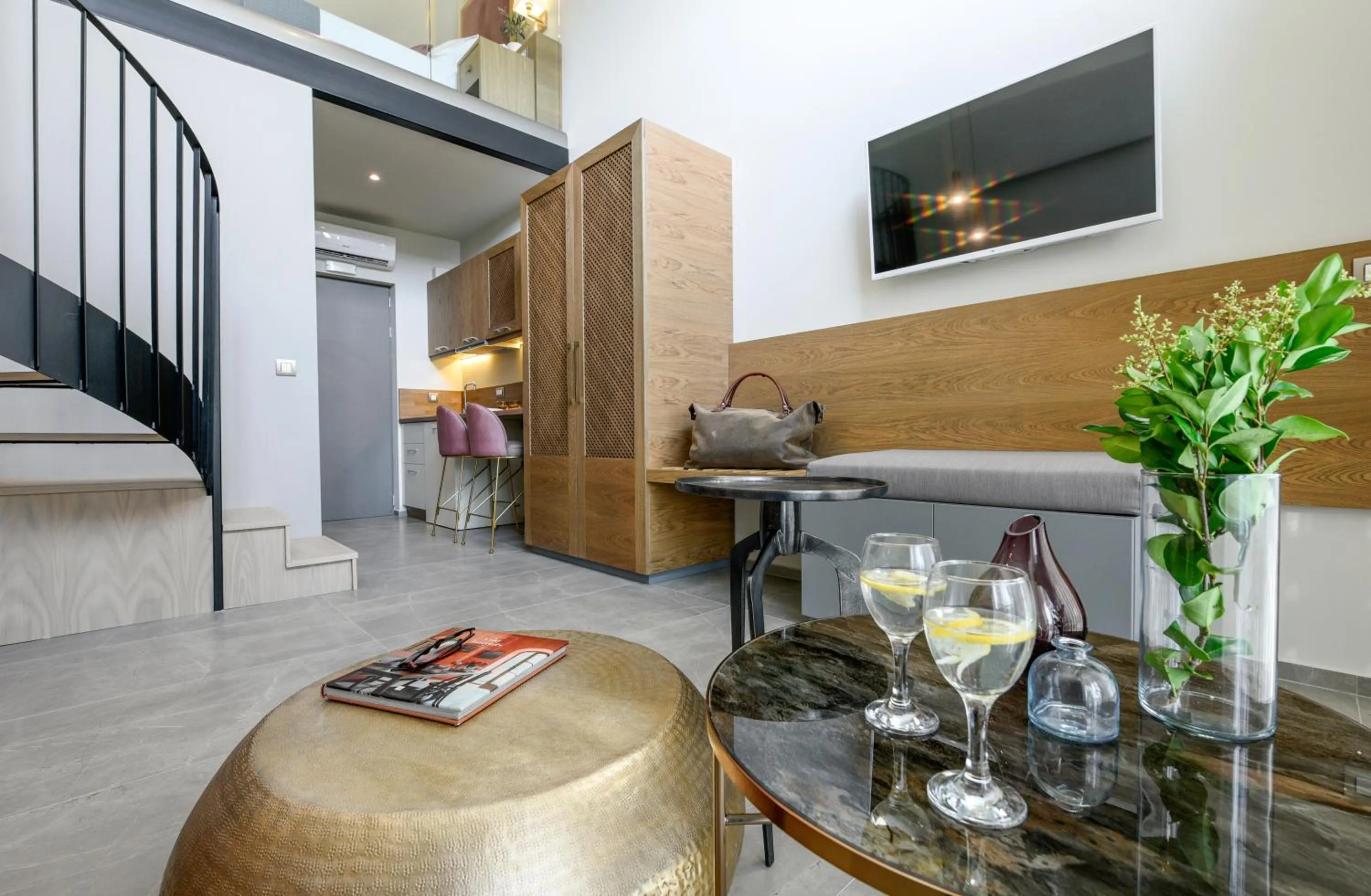 Coffee/tea facilities in Serenity Suites