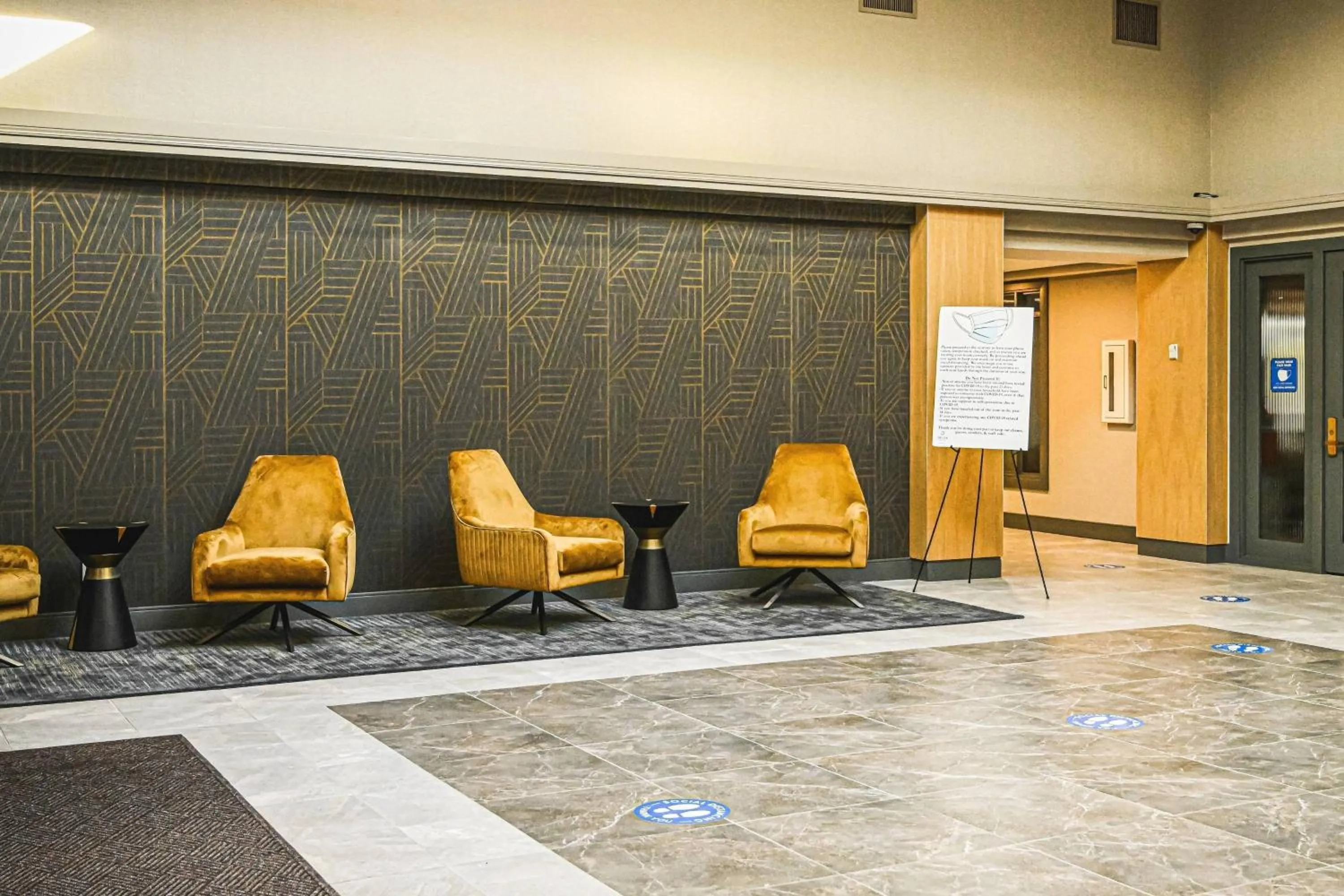 Lobby or reception in Delta Hotels by Marriott Cincinnati Sharonville