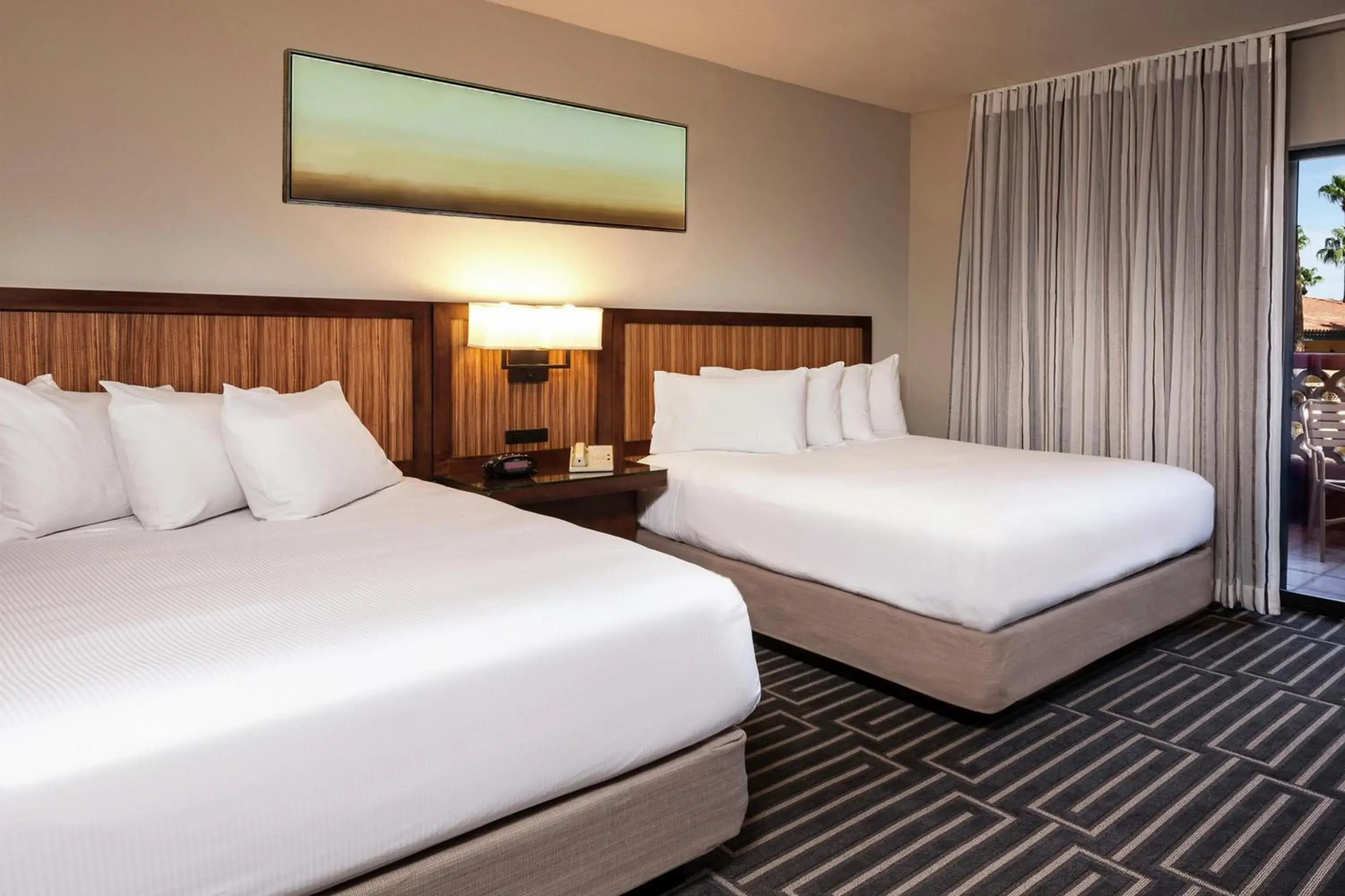 Bed in Hilton Phoenix Tapatio Cliffs Resort Bed in Hilton Phoenix Tapatio Cliffs Resort