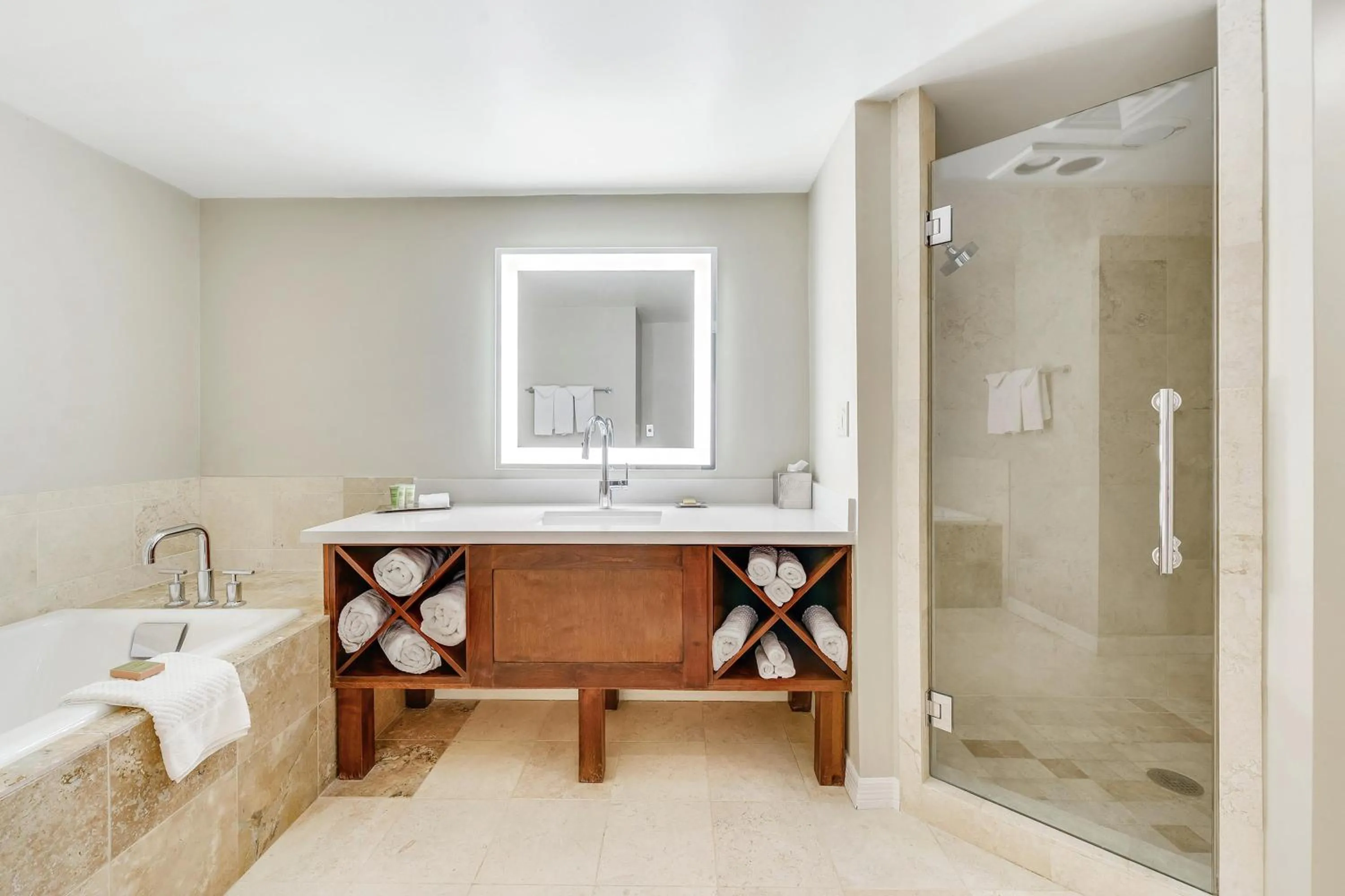 Bathroom in Hilton Phoenix Tapatio Cliffs Resort