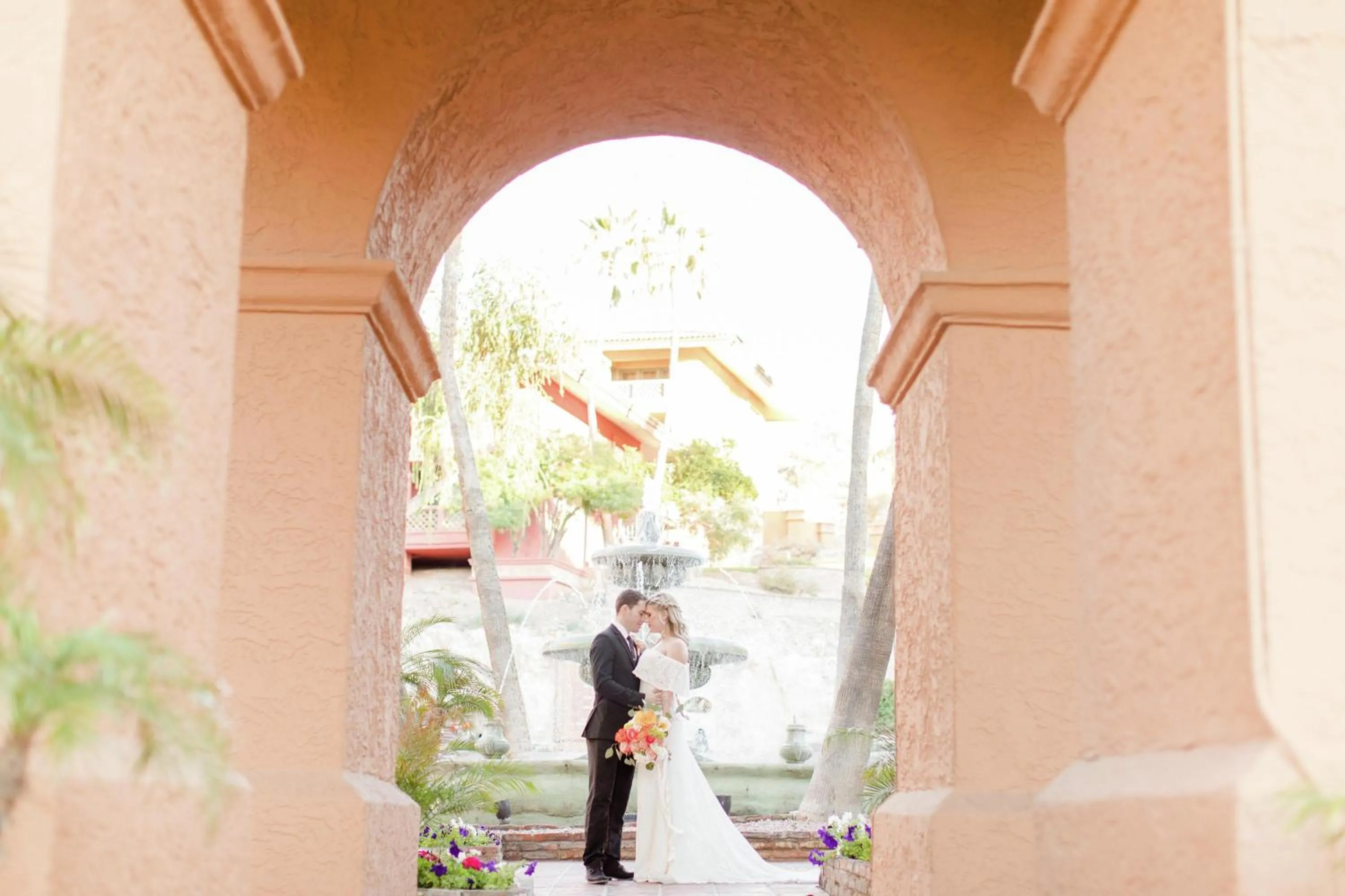 Inner courtyard view in Hilton Phoenix Tapatio Cliffs Resort