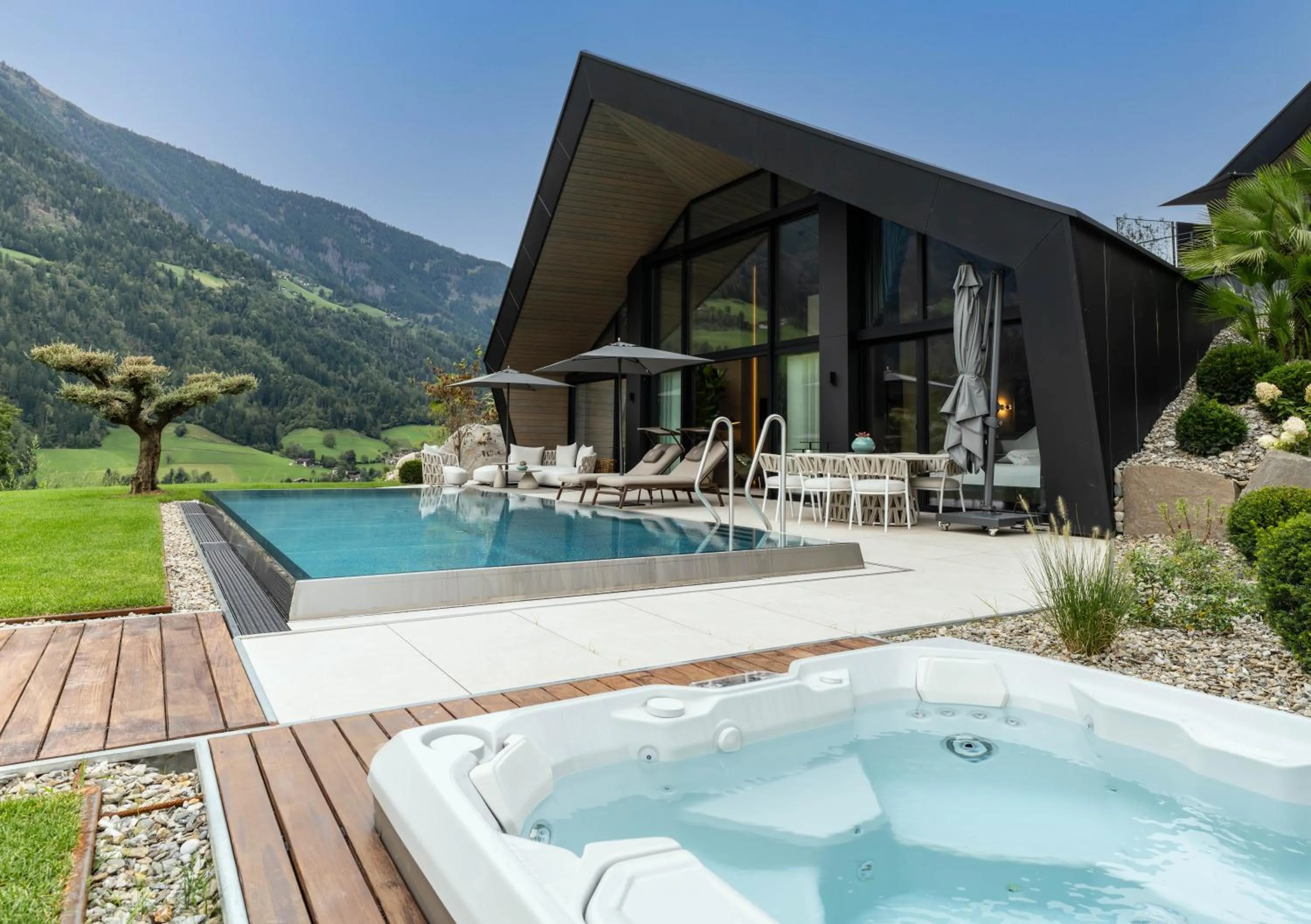 Andreus Resorts