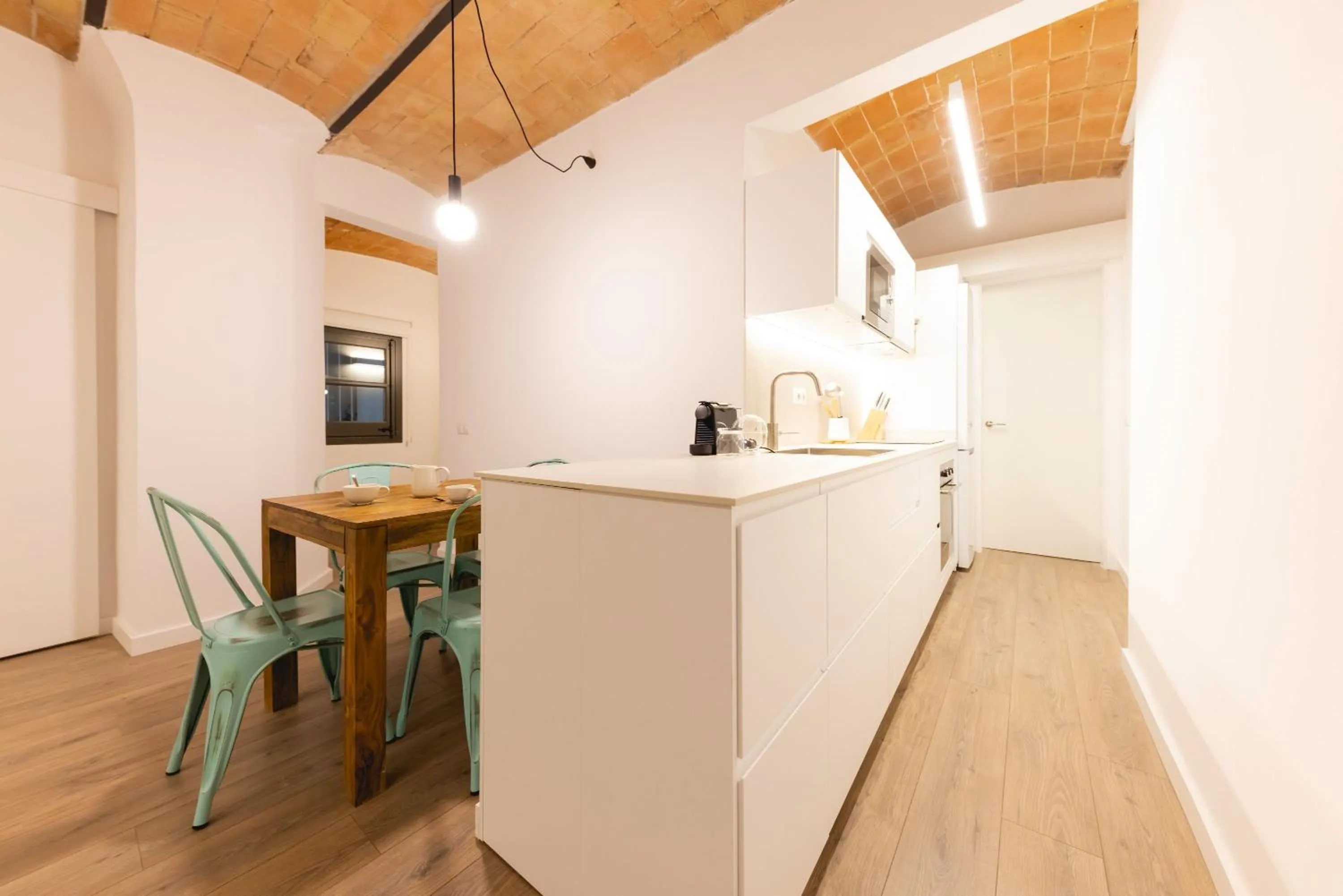 Kitchen or kitchenette in Bravissimo Cort Reial Entresol A