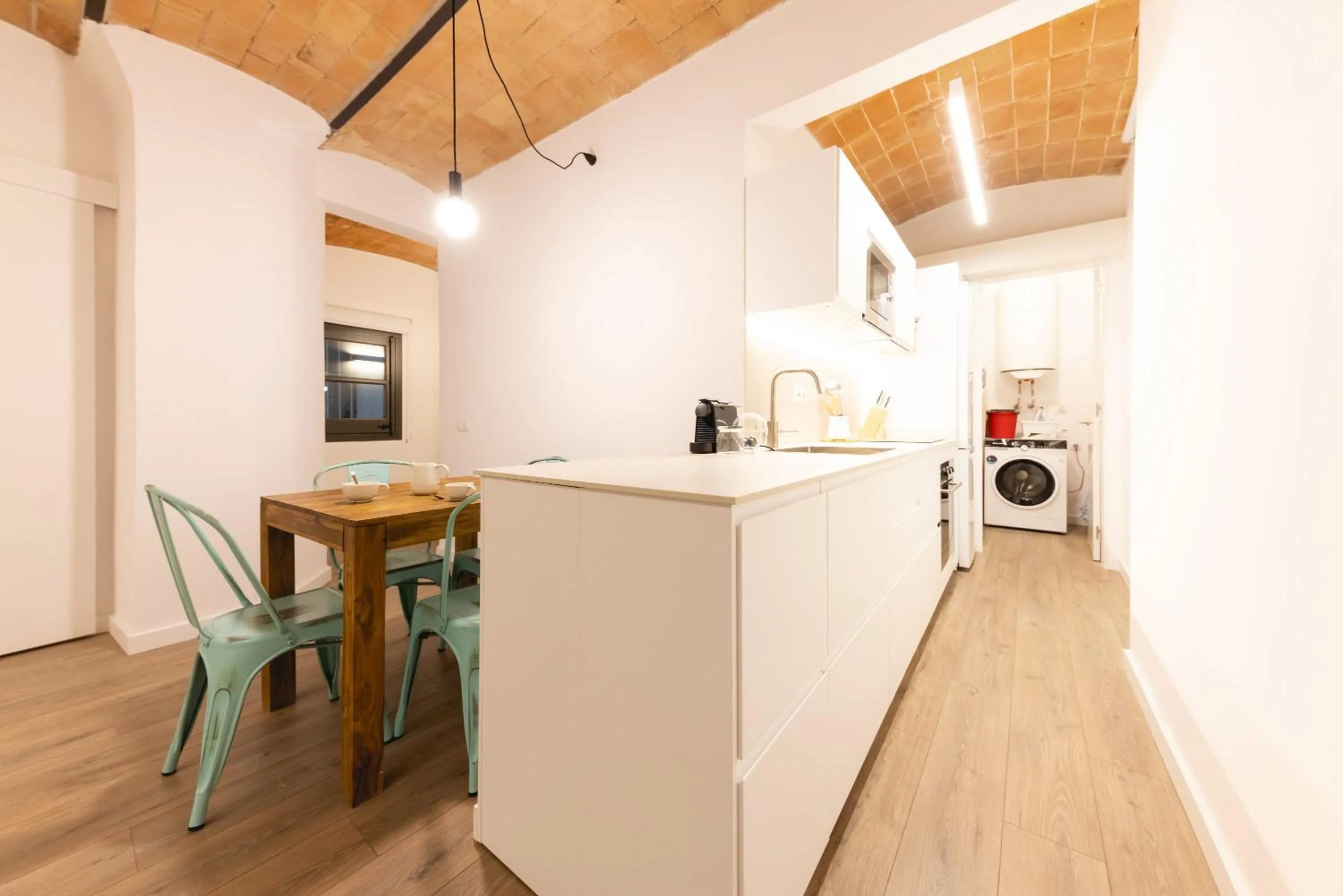 Kitchen or kitchenette in Bravissimo Cort Reial Entresol A