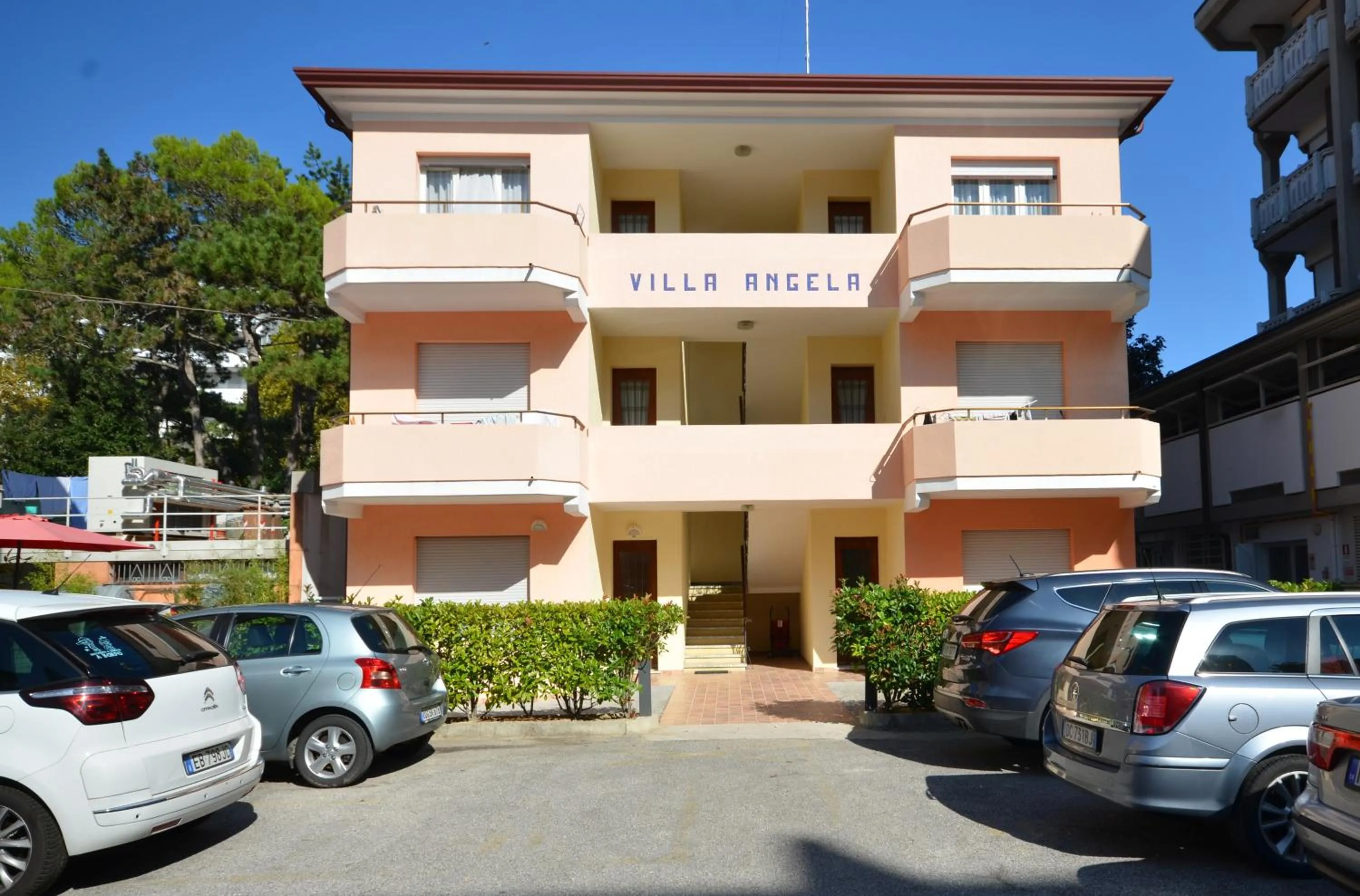 Property building in Appartamenti Villa Angela