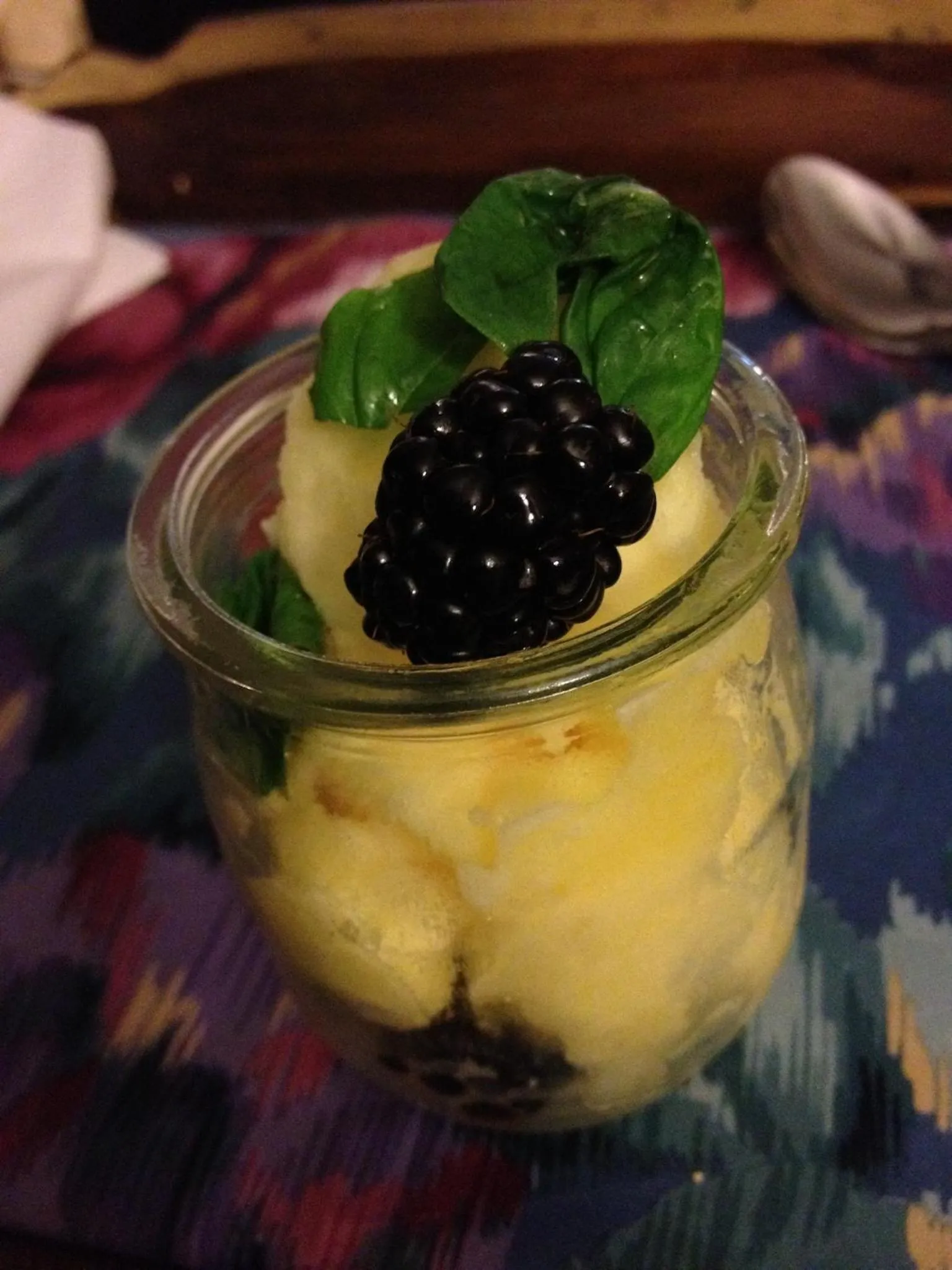 Food in Repos & Manna Downtown Montréal