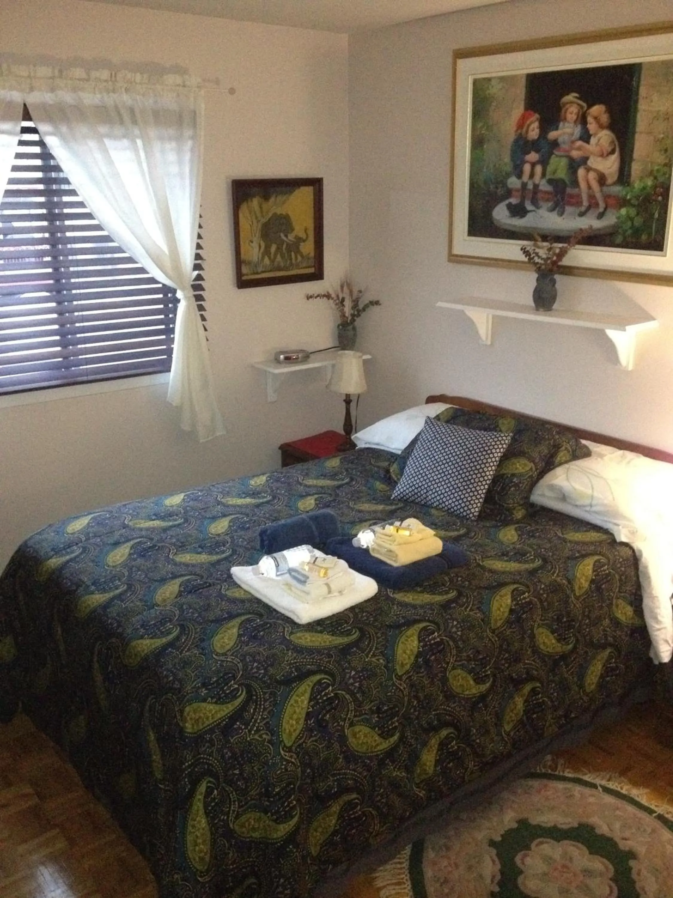 Bed in Repos & Manna Downtown Montréal