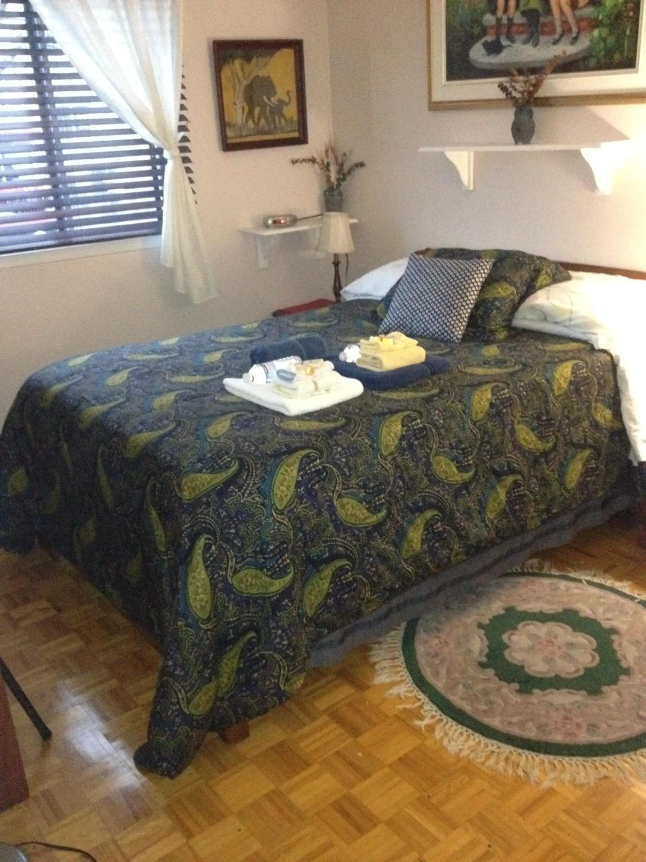 Bed in Repos & Manna Downtown Montréal