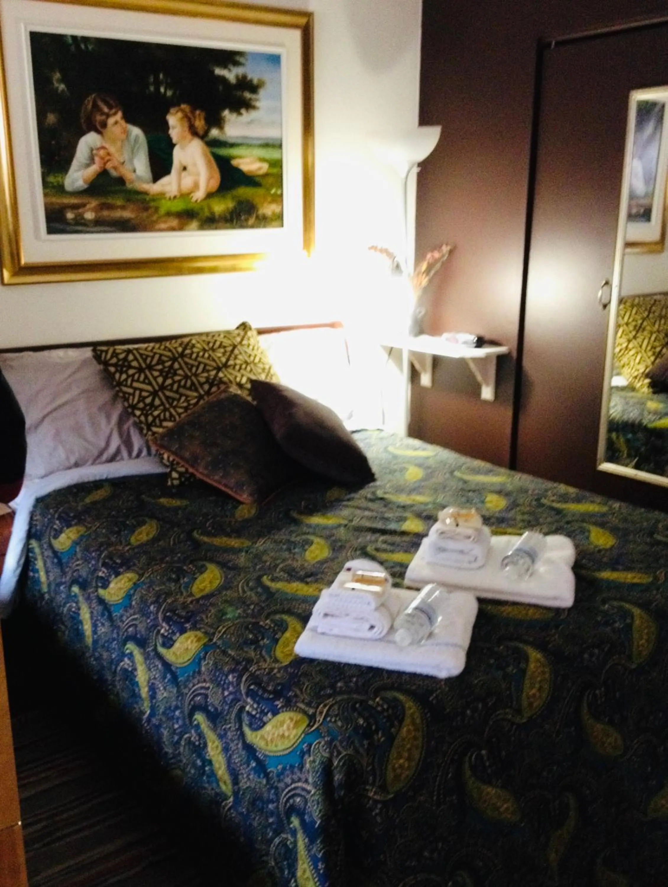 Repos & Manna Downtown Montréal