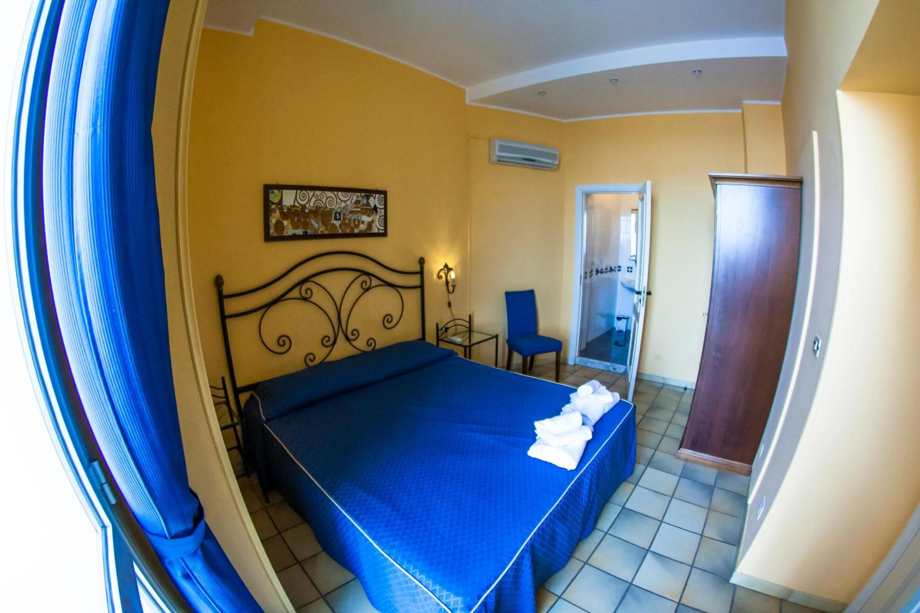 Photo of the whole room, Bed in Life Hotels Residence dei Baroni