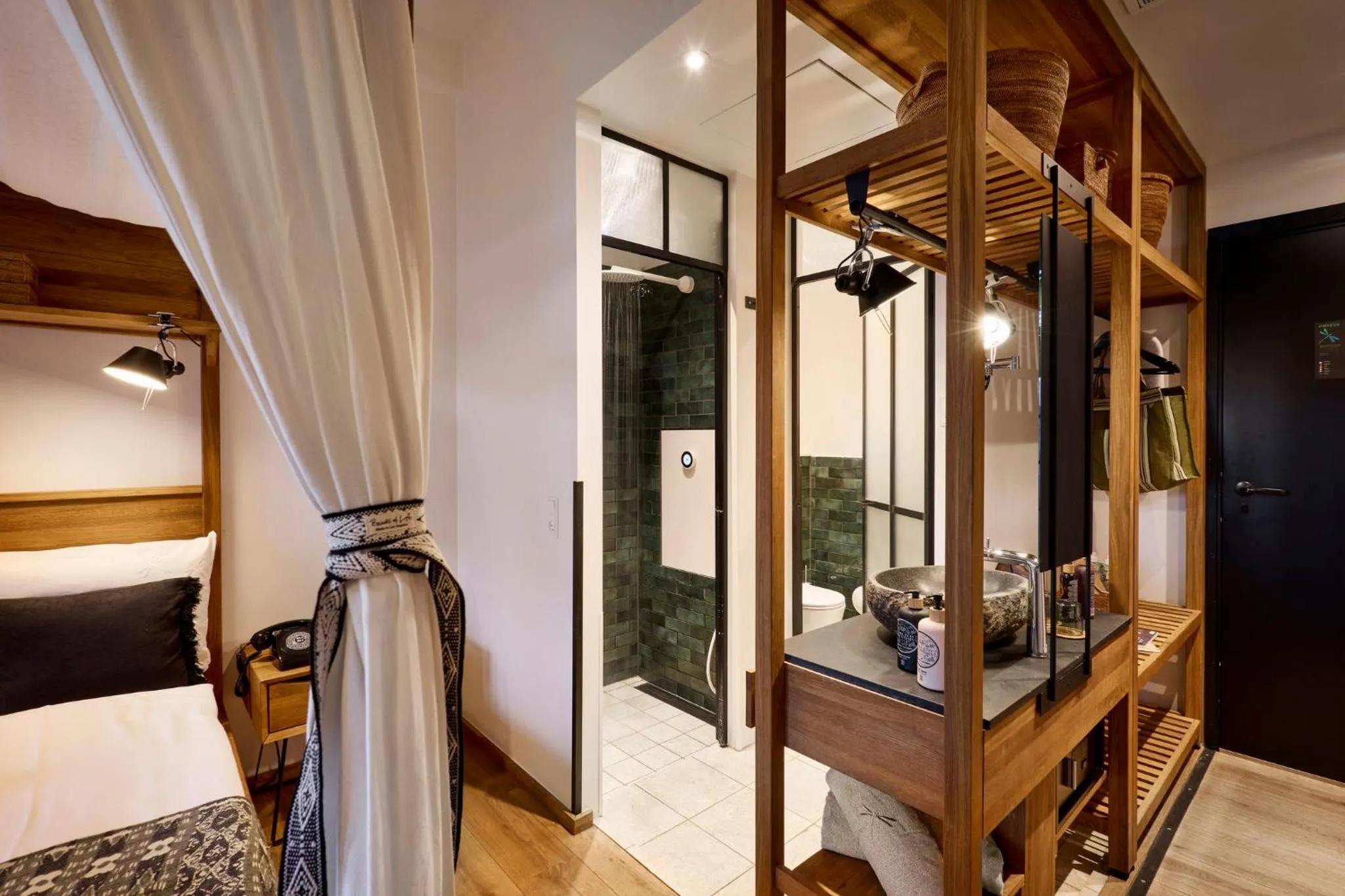 Photo of the whole room, Bed in Bryggen Guldsmeden