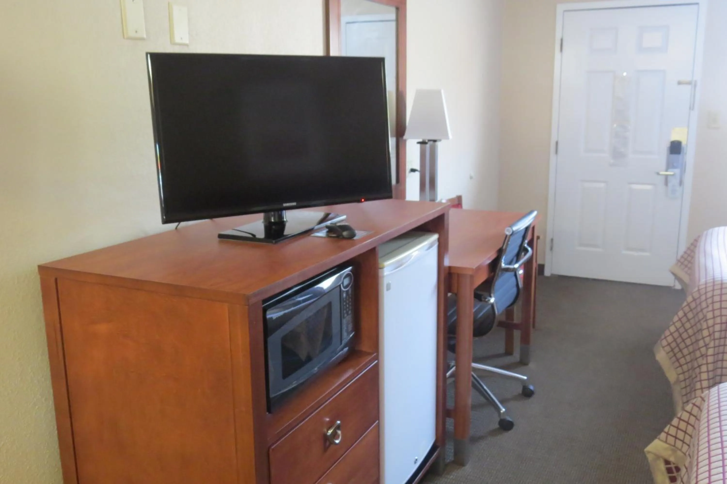 TV and multimedia in Sunset Inn - Augusta