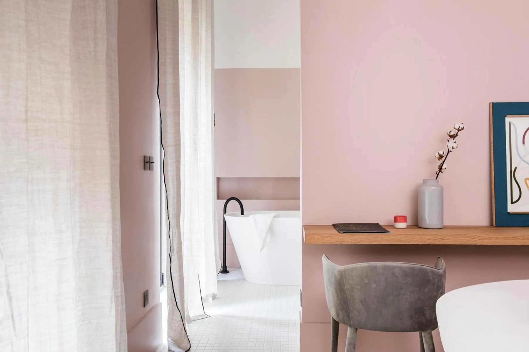 Bathroom, Bed in Maison Aribert
