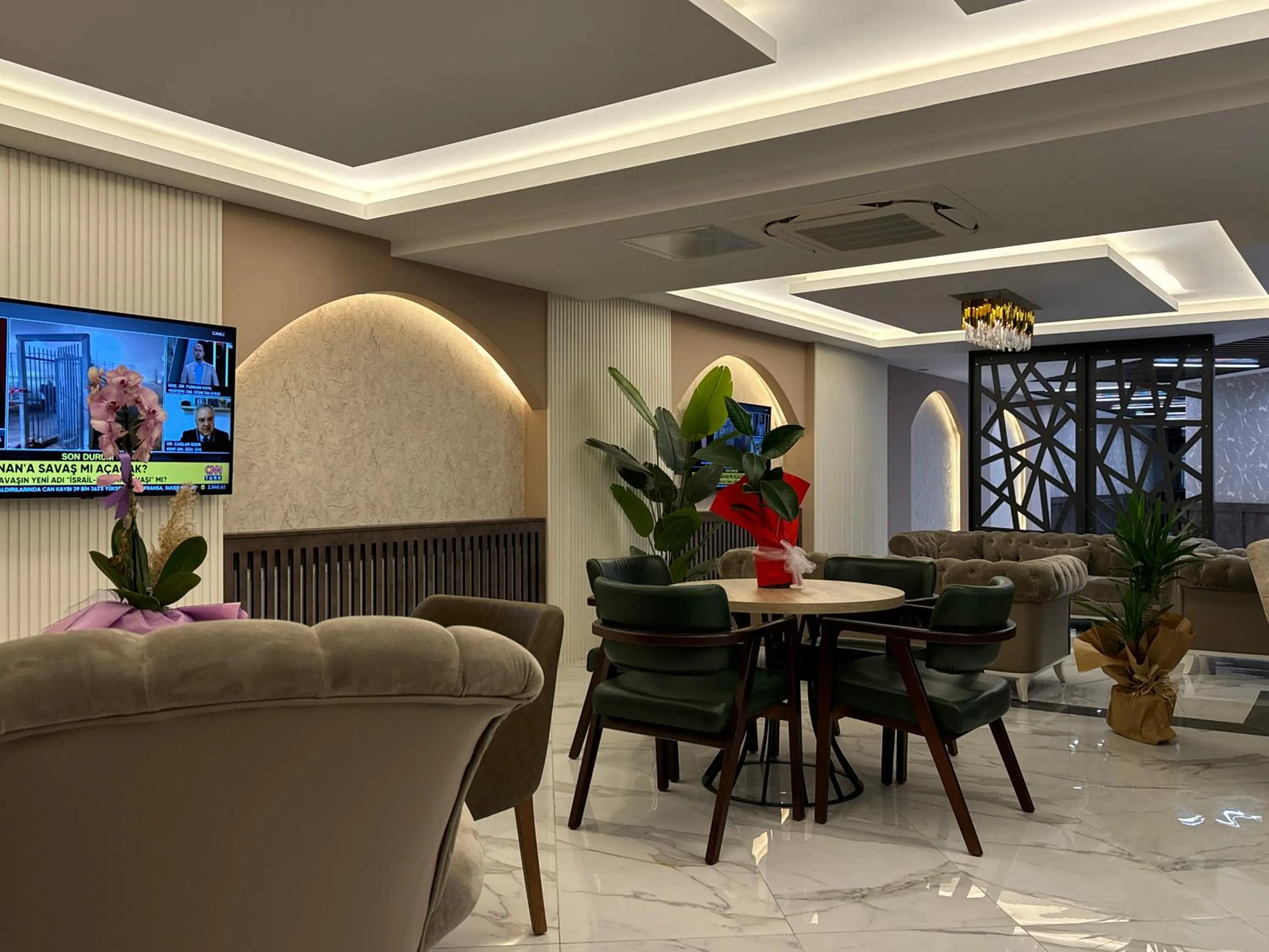 Communal lounge/ TV room in KORKMAZ OTEL