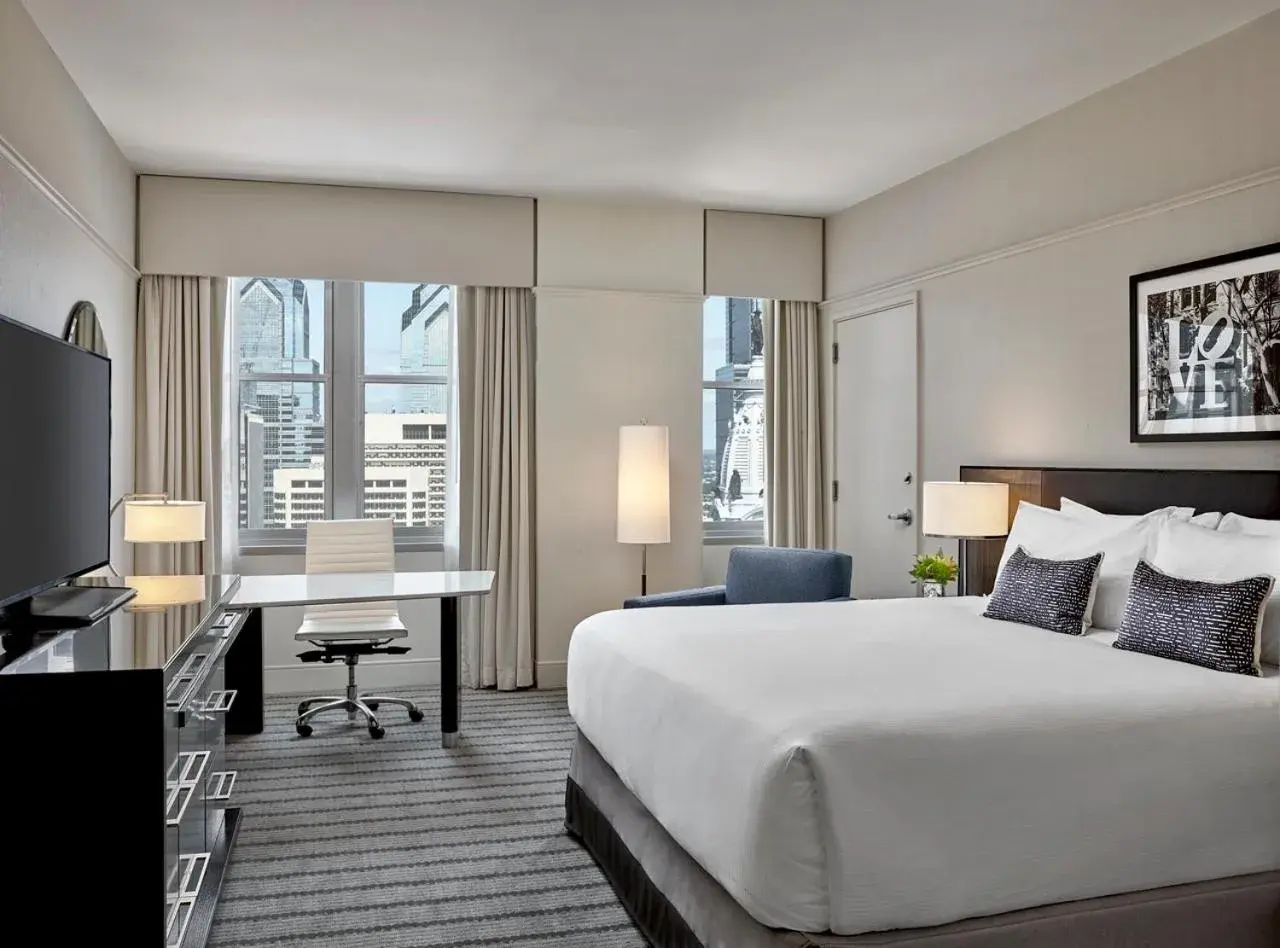Bedroom, Bed in Loews Philadelphia Hotel Bedroom, Bed in Loews Philadelphia Hotel