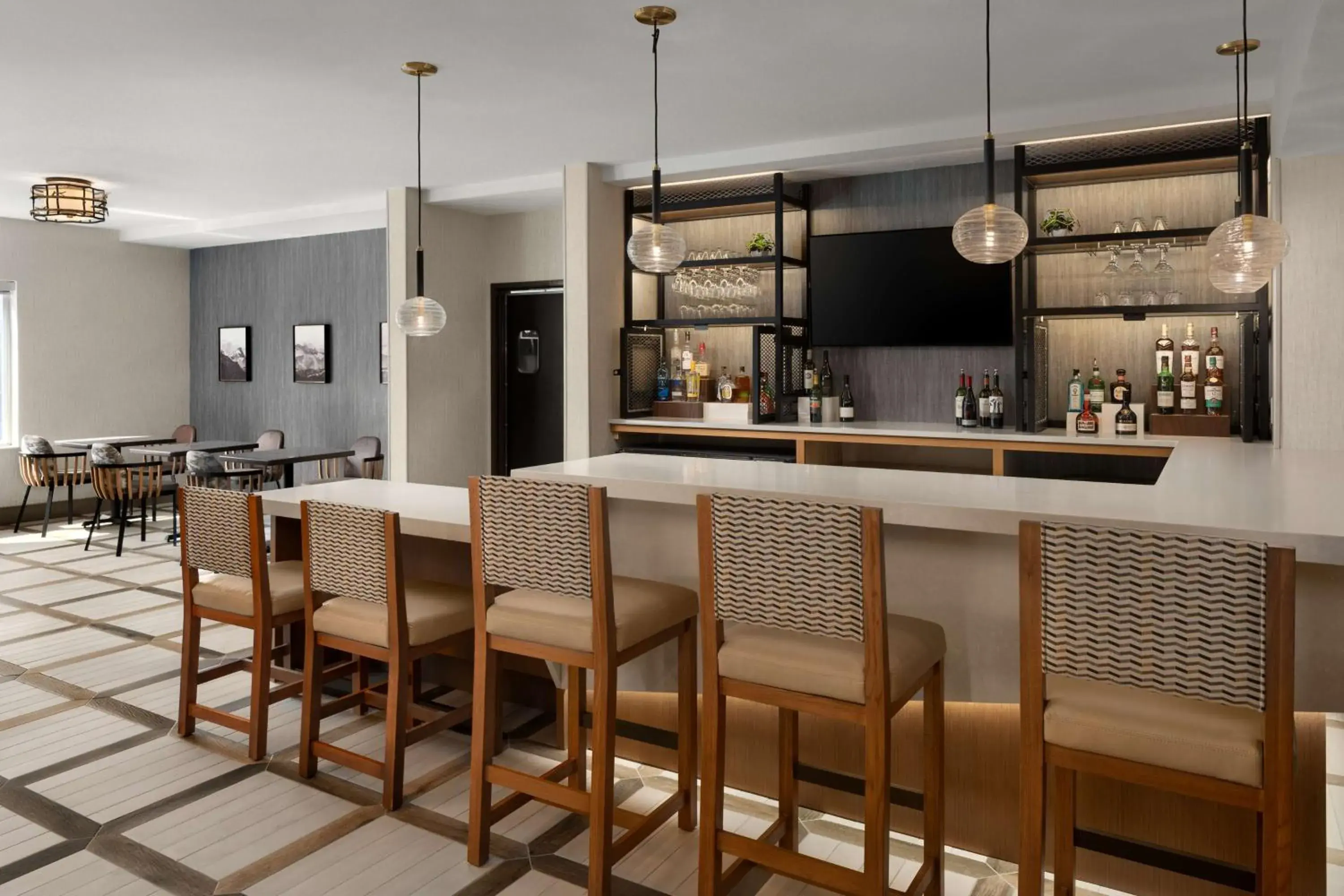 Lounge or bar in DoubleTree by Hilton North Salem Lounge or bar in DoubleTree by Hilton North Salem