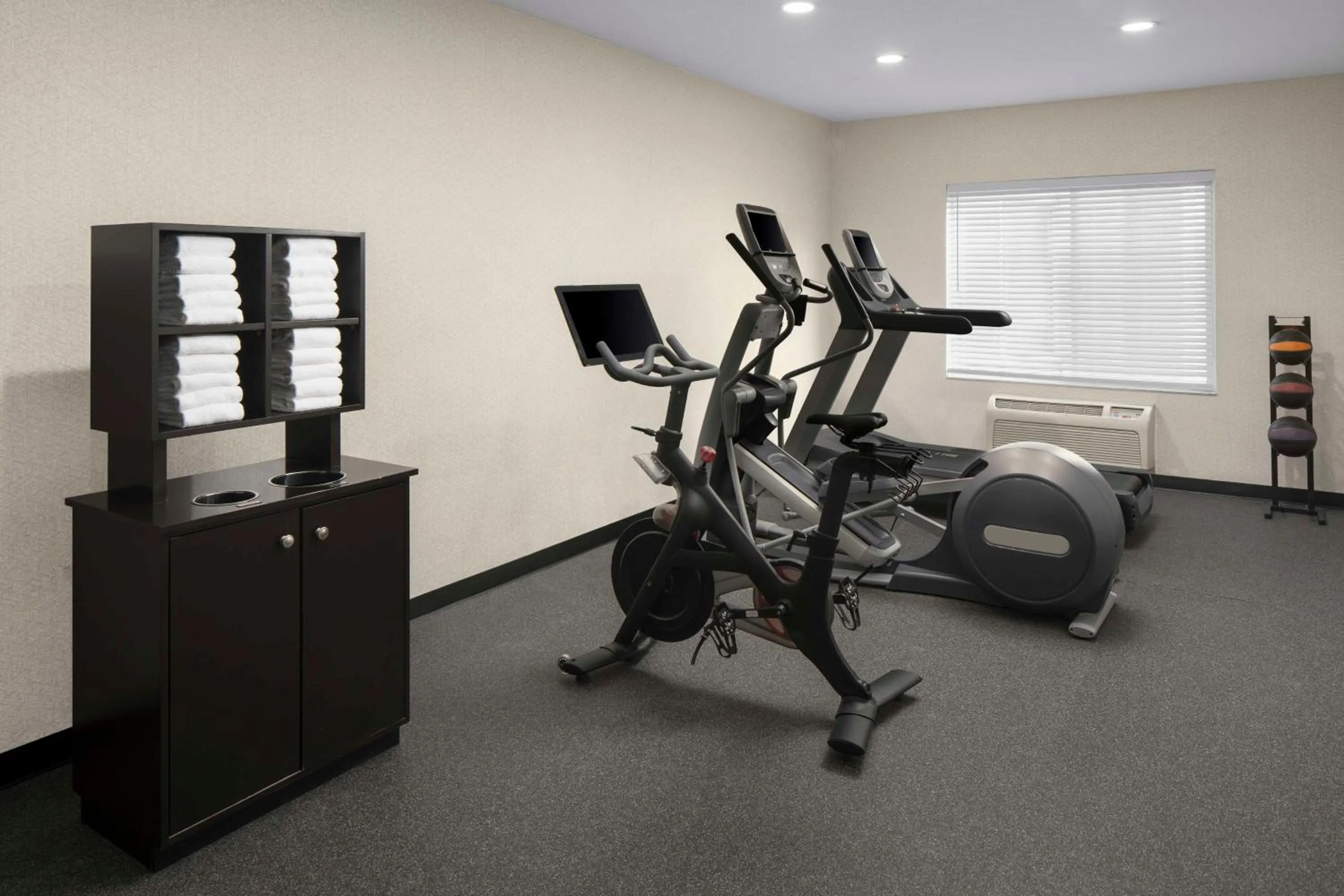 Fitness centre/facilities in DoubleTree by Hilton North Salem