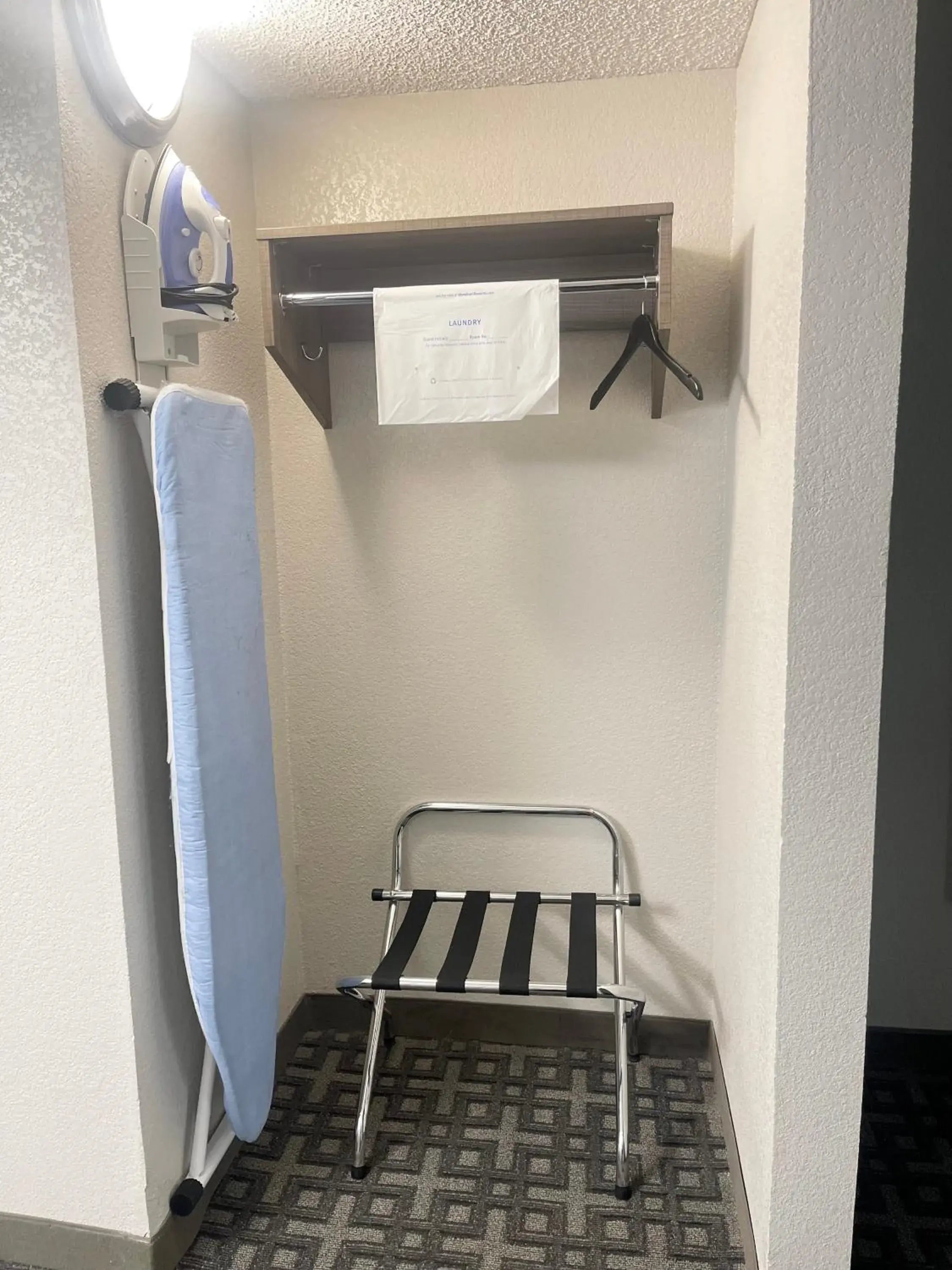 King Suite - Non-Smoking in Days Inn & Suites by Wyndham Spokane King Suite - Non-Smoking in Days Inn & Suites by Wyndham Spokane