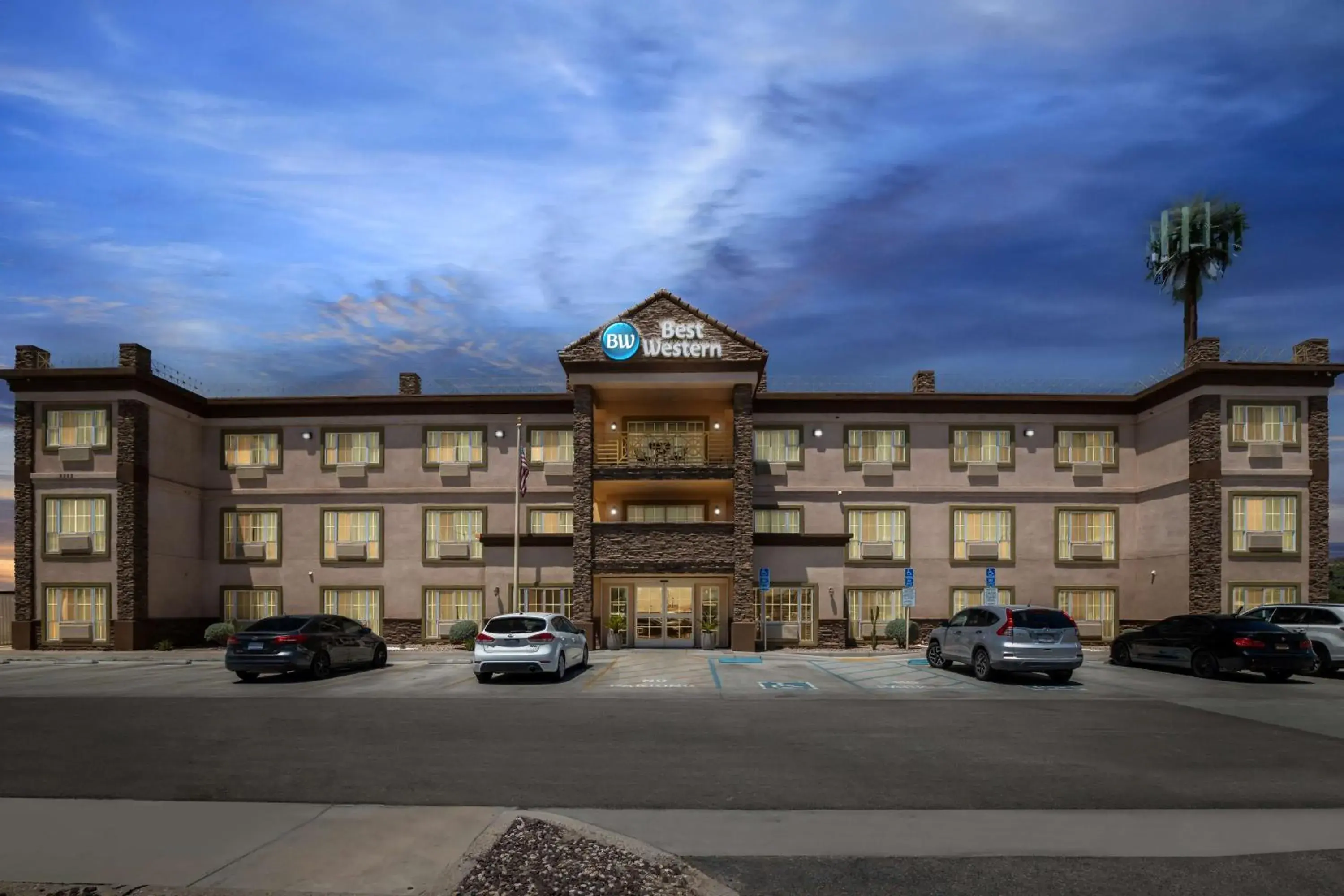 Property building in Best Western El Centro Inn Property building in Best Western El Centro Inn