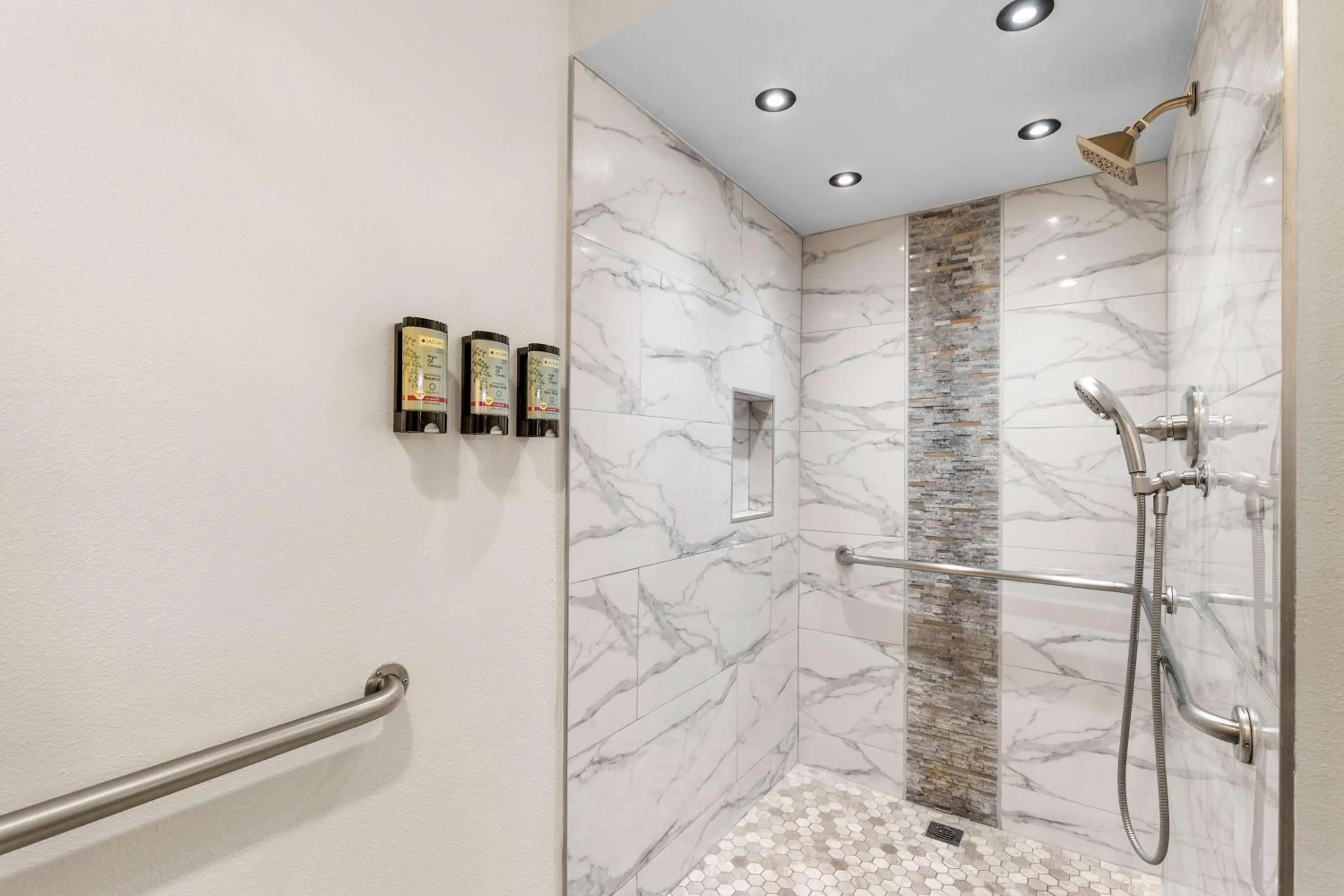 Bathroom in Best Western El Centro Inn