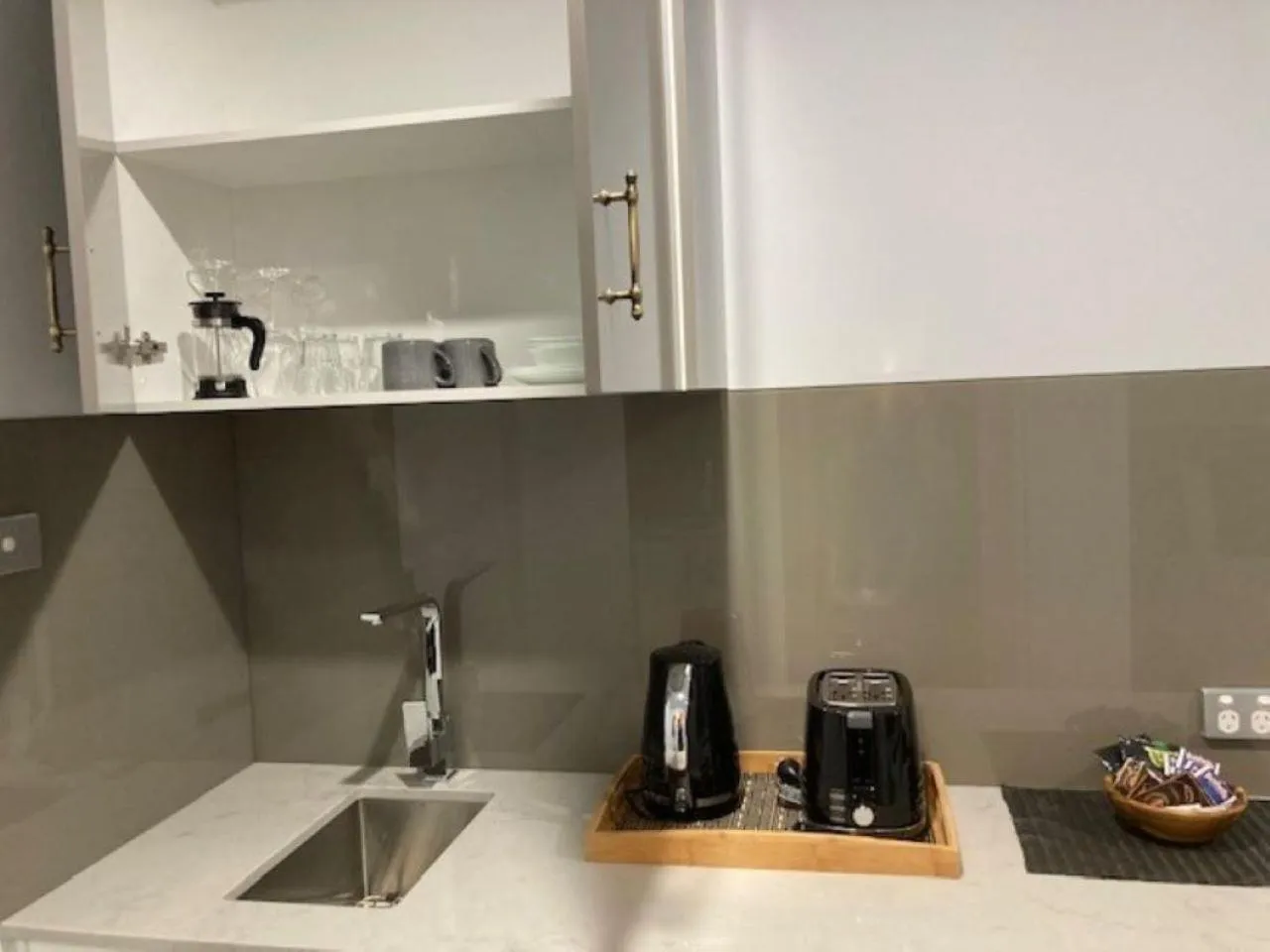 Coffee/tea facilities in Fountain View Motel