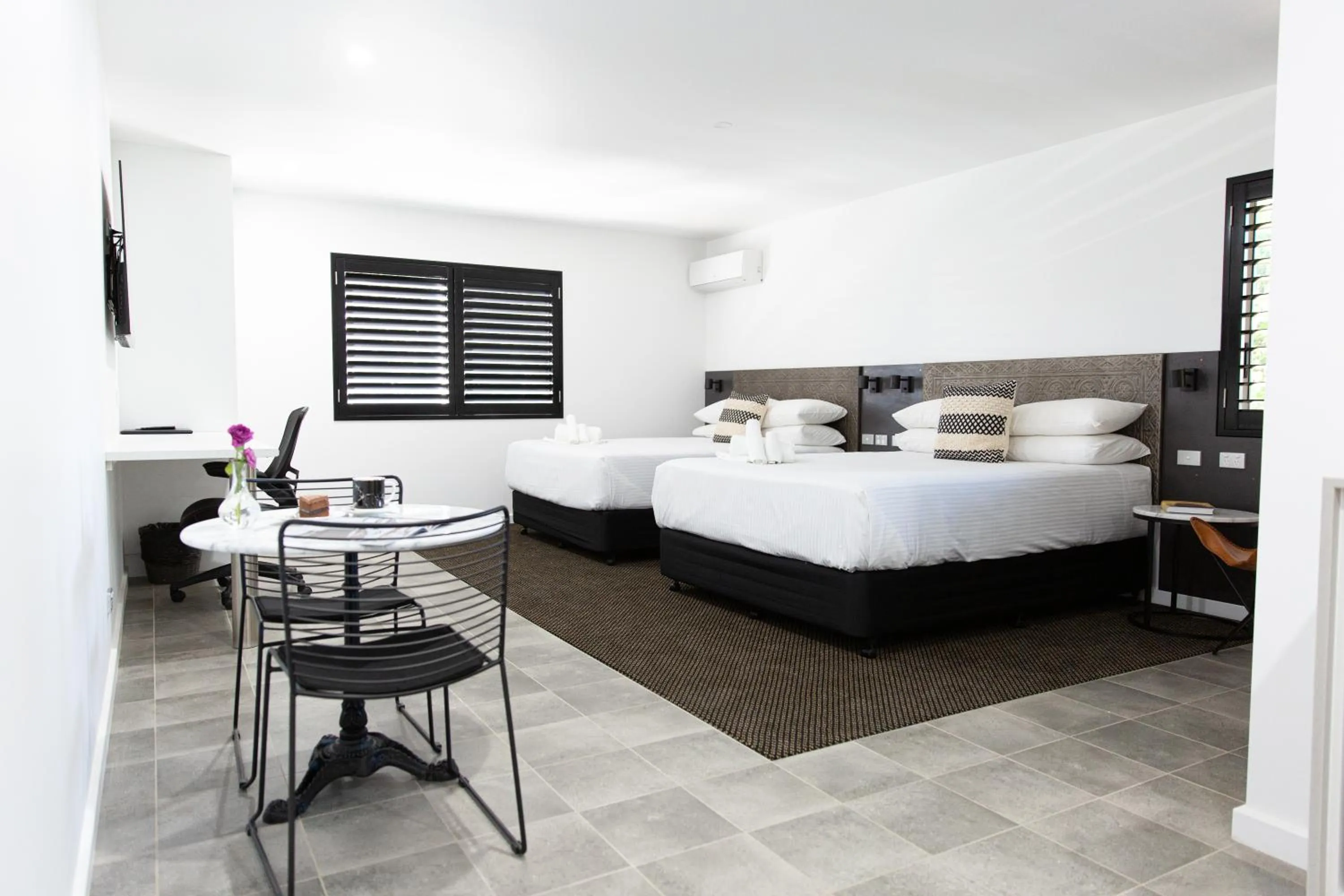 Photo of the whole room, Bed in Fountain View Motel