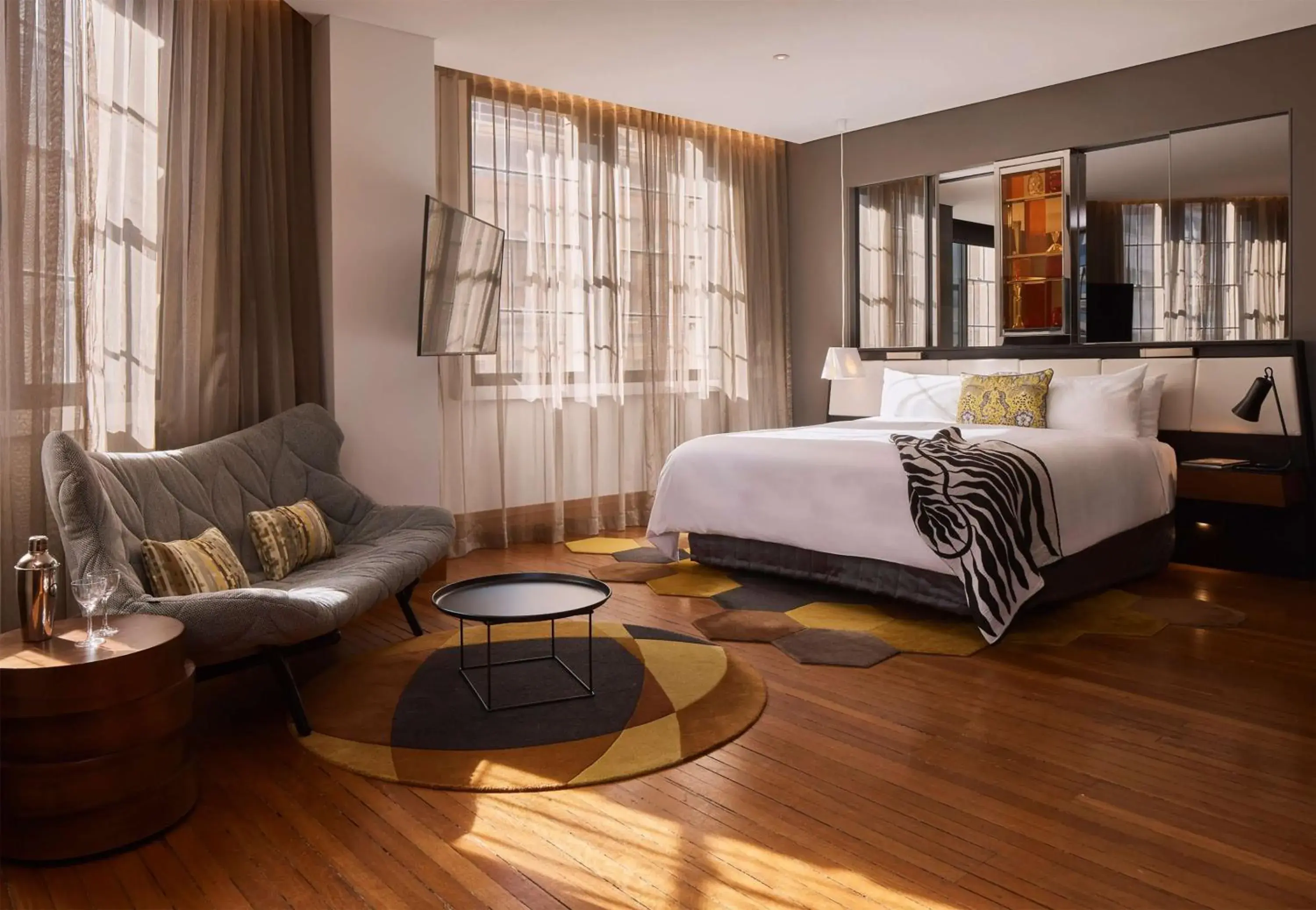 Photo of the whole room, Bed in QT Sydney Photo of the whole room, Bed in QT Sydney