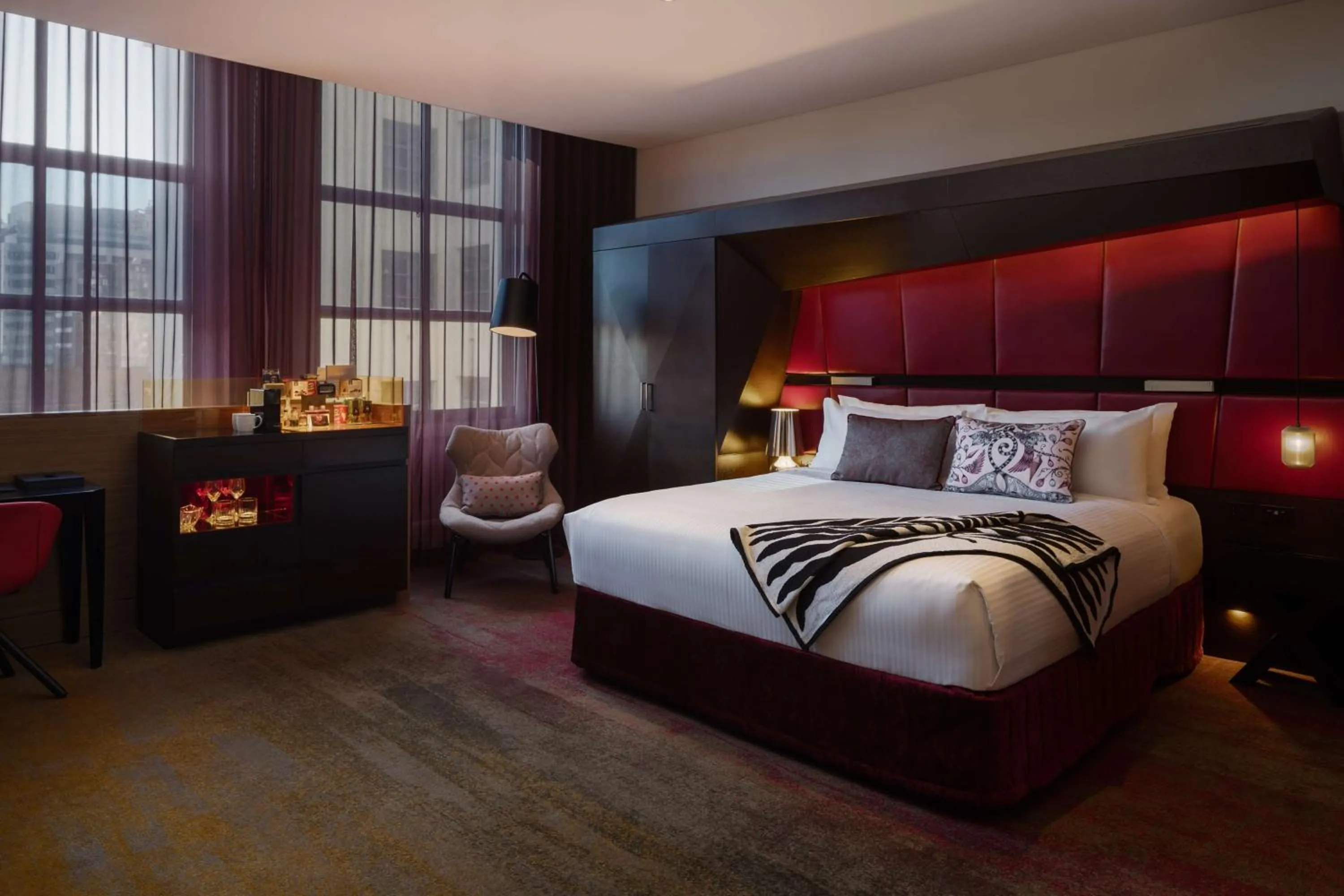 Photo of the whole room, Bed in QT Sydney