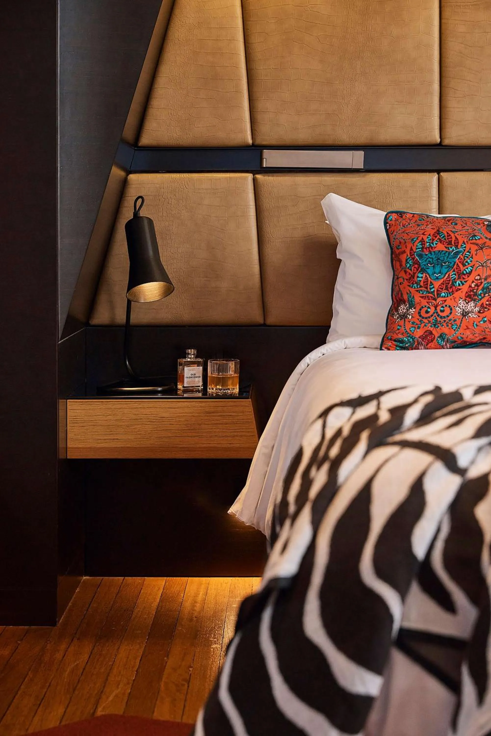 Bedroom, Bed in QT Sydney