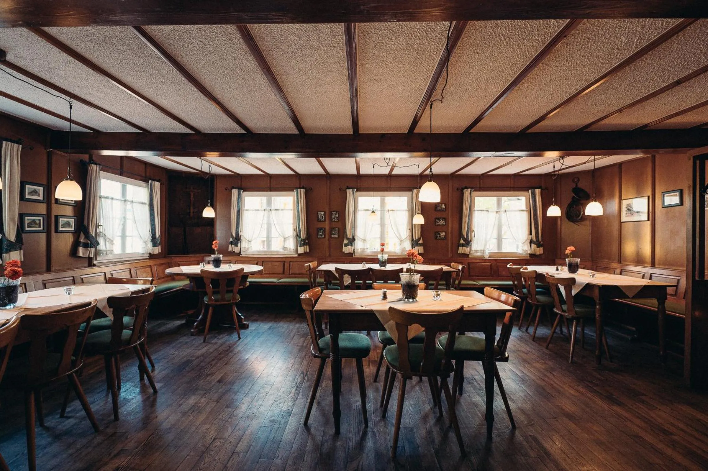 Restaurant/places to eat in Hofgut Himmelreich