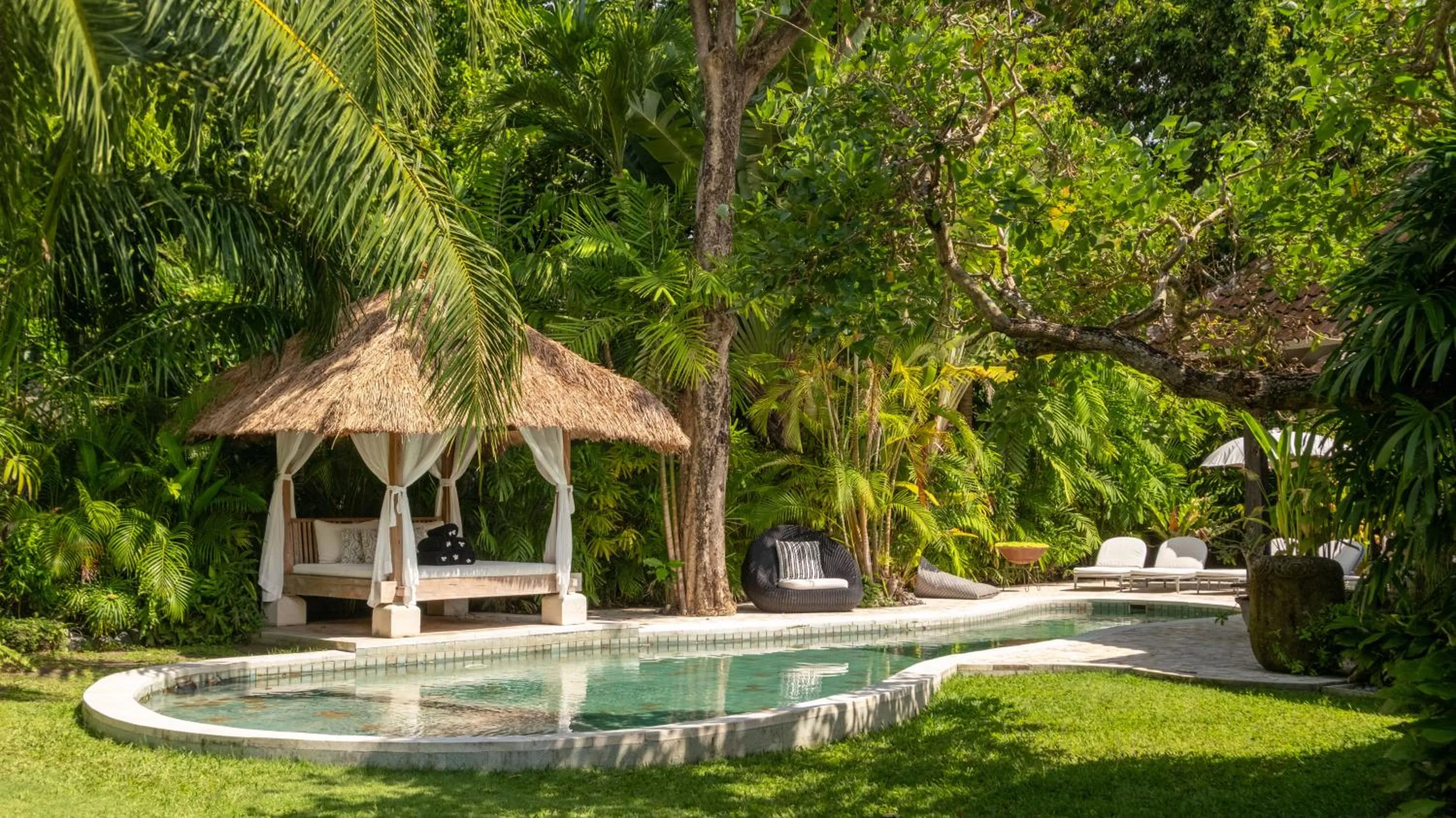 Swimming pool in Villa Koyama by Villa Finder