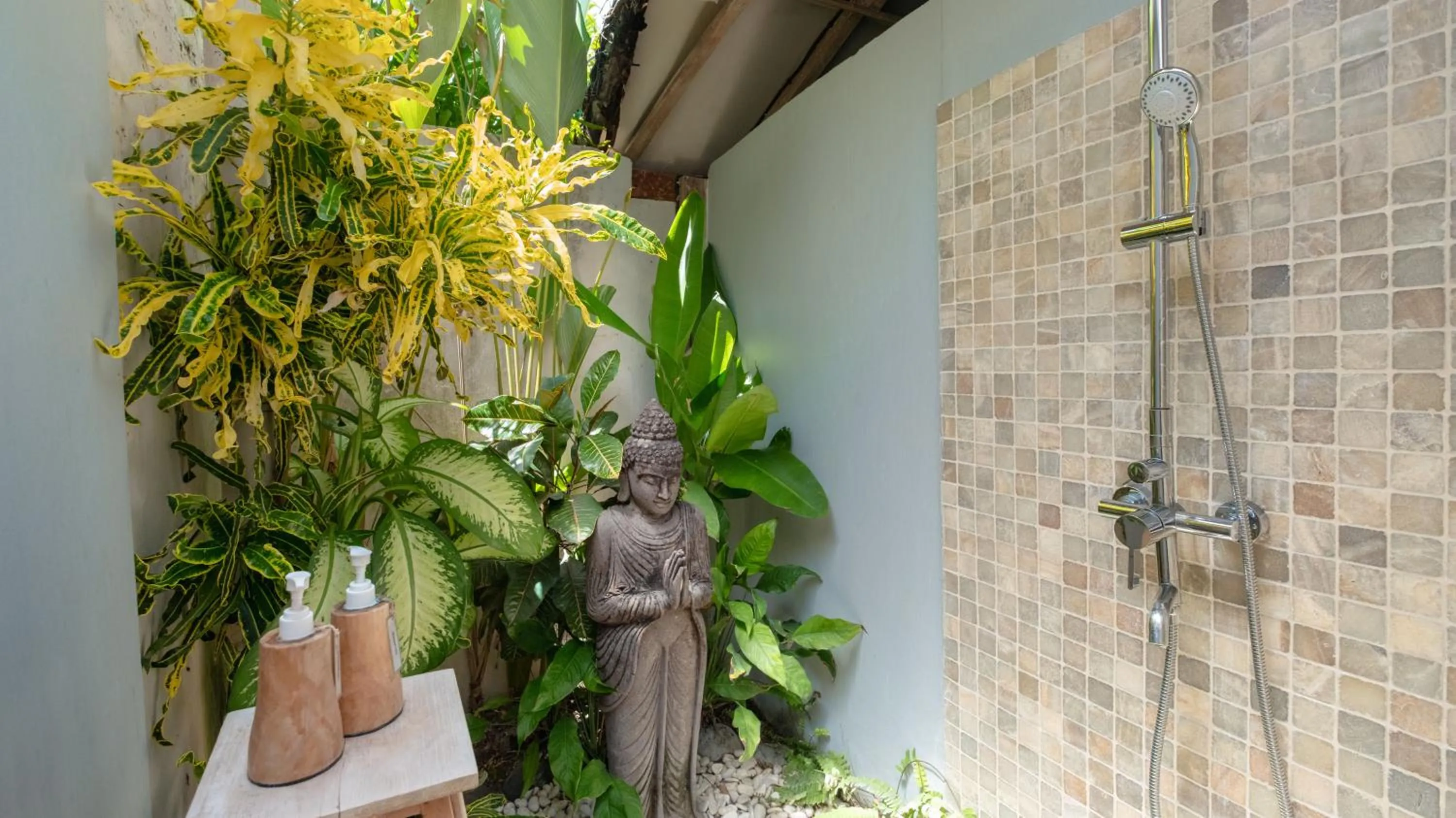 Bathroom in Villa Koyama by Villa Finder