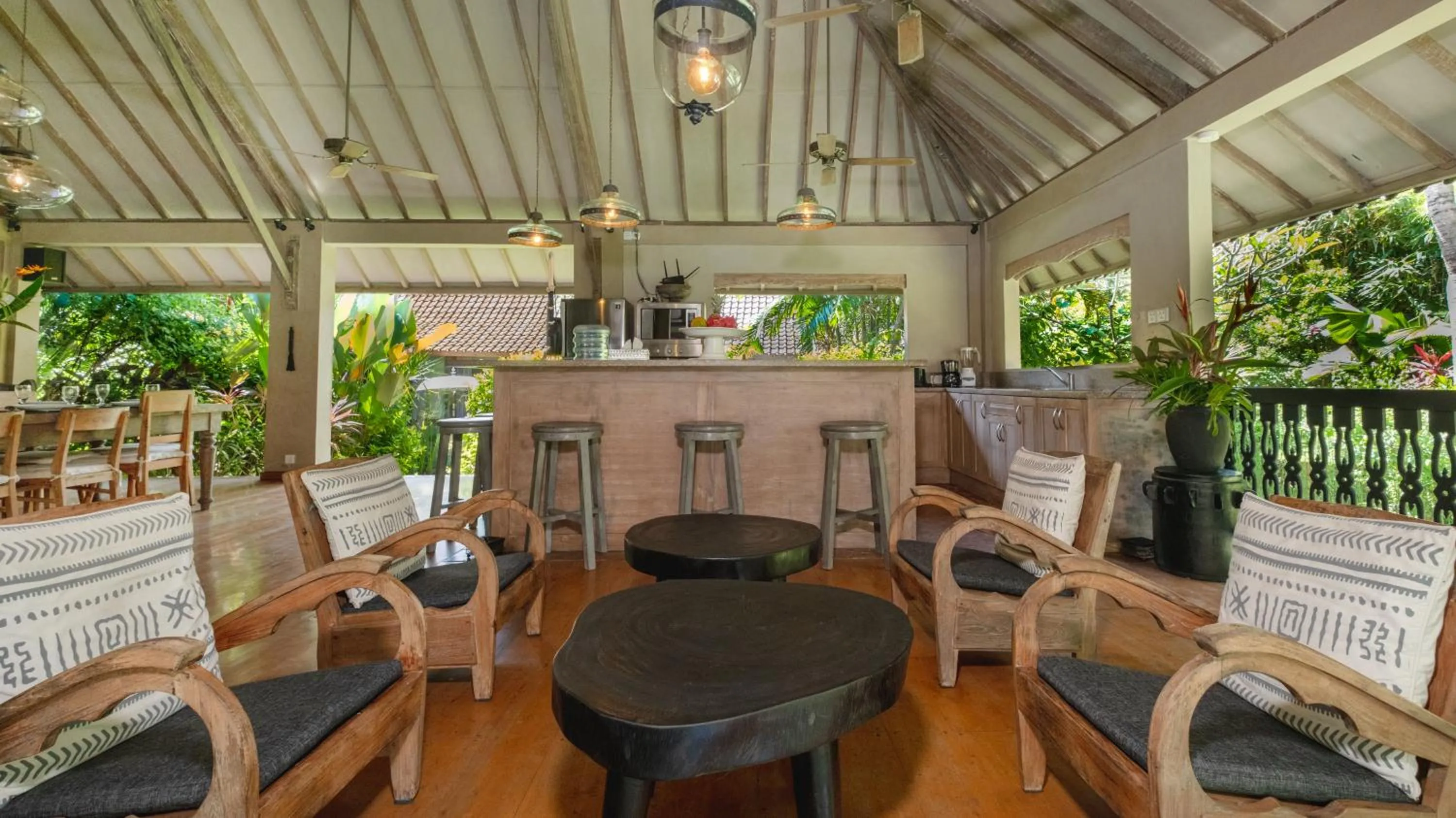 internet in Villa Koyama by Villa Finder