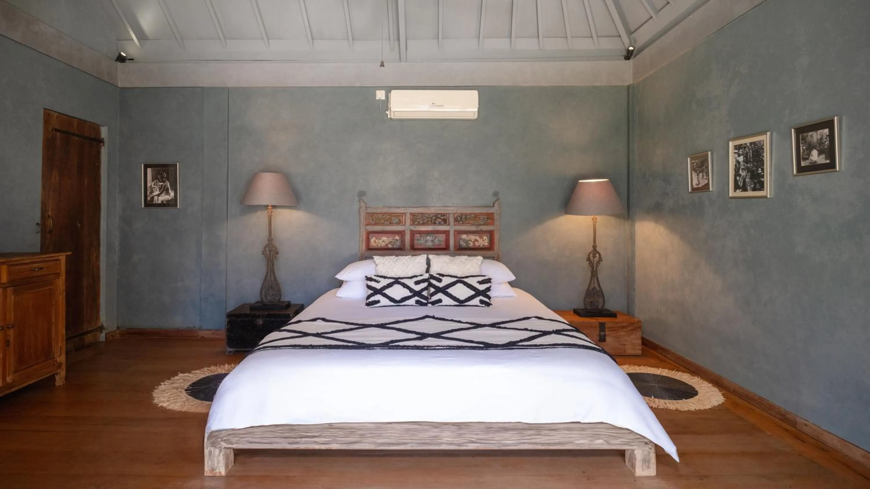 Bedroom, Bed in Villa Koyama by Villa Finder