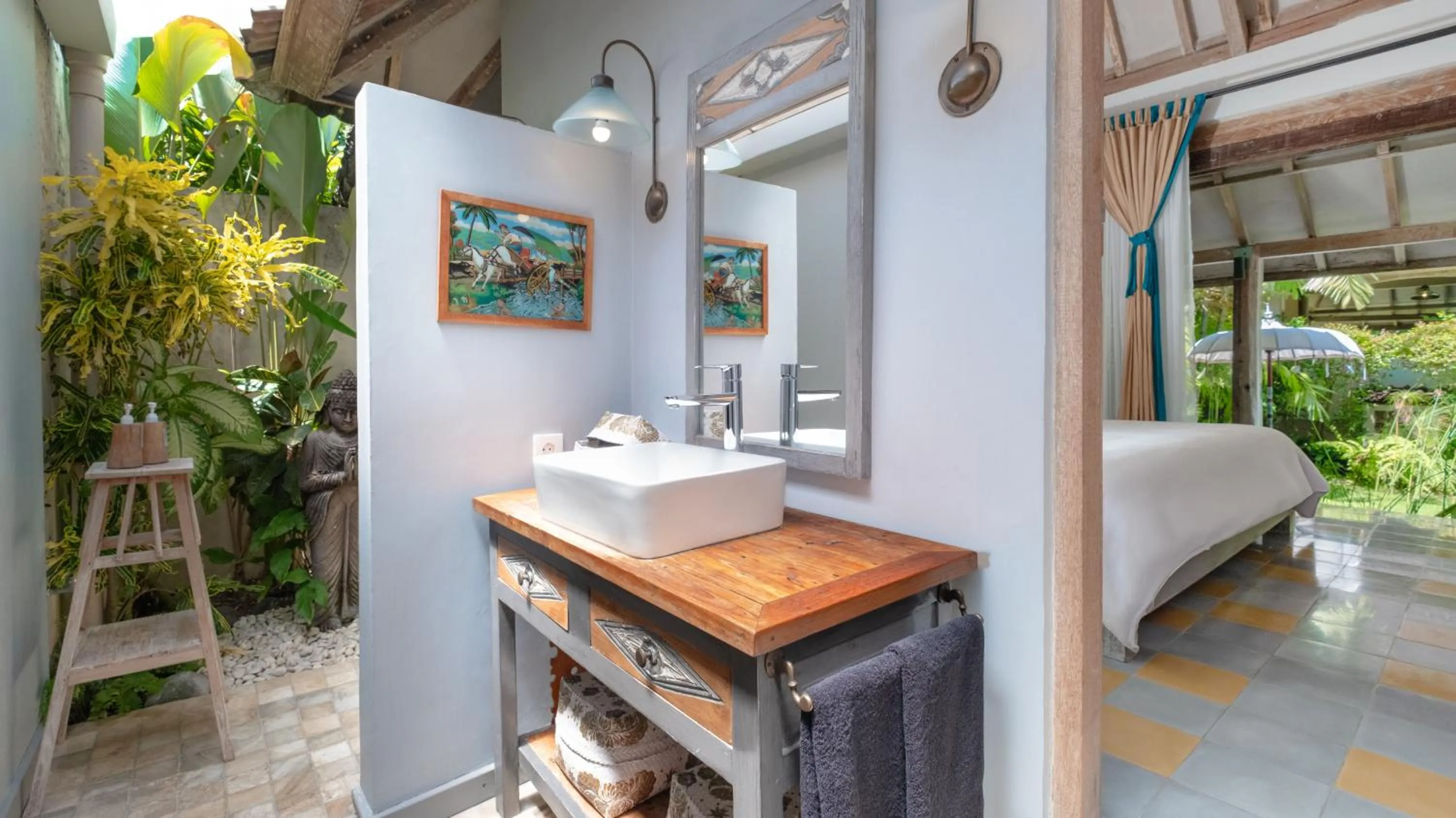 Bathroom in Villa Koyama by Villa Finder