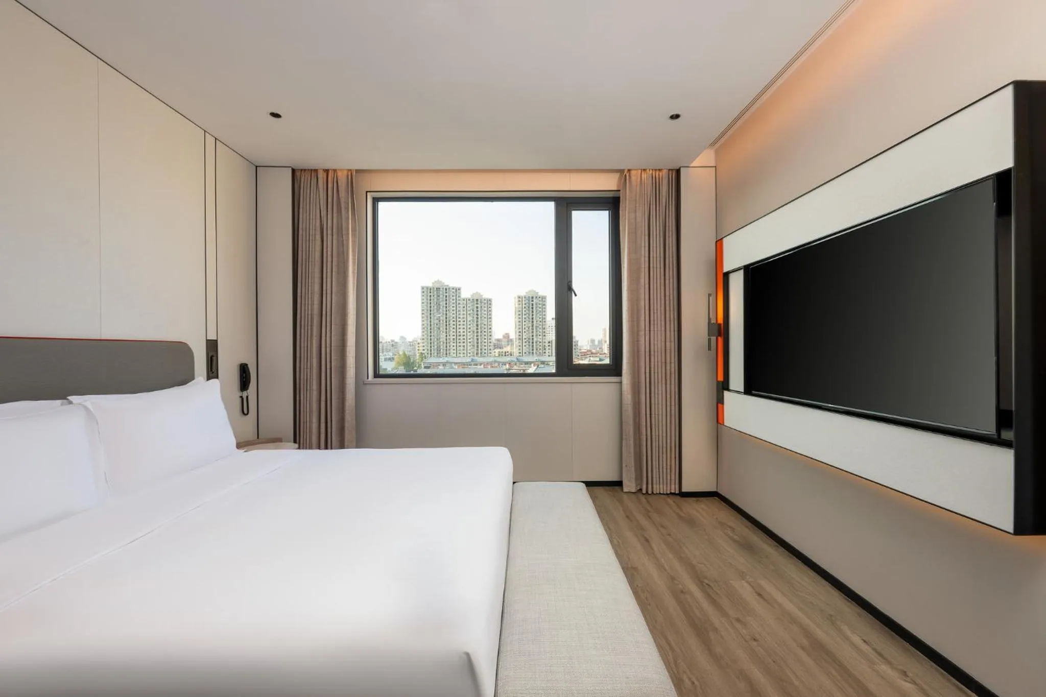 Photo of the whole room, Bed in Holiday Inn Express Shanghai Changyang Road by IHG