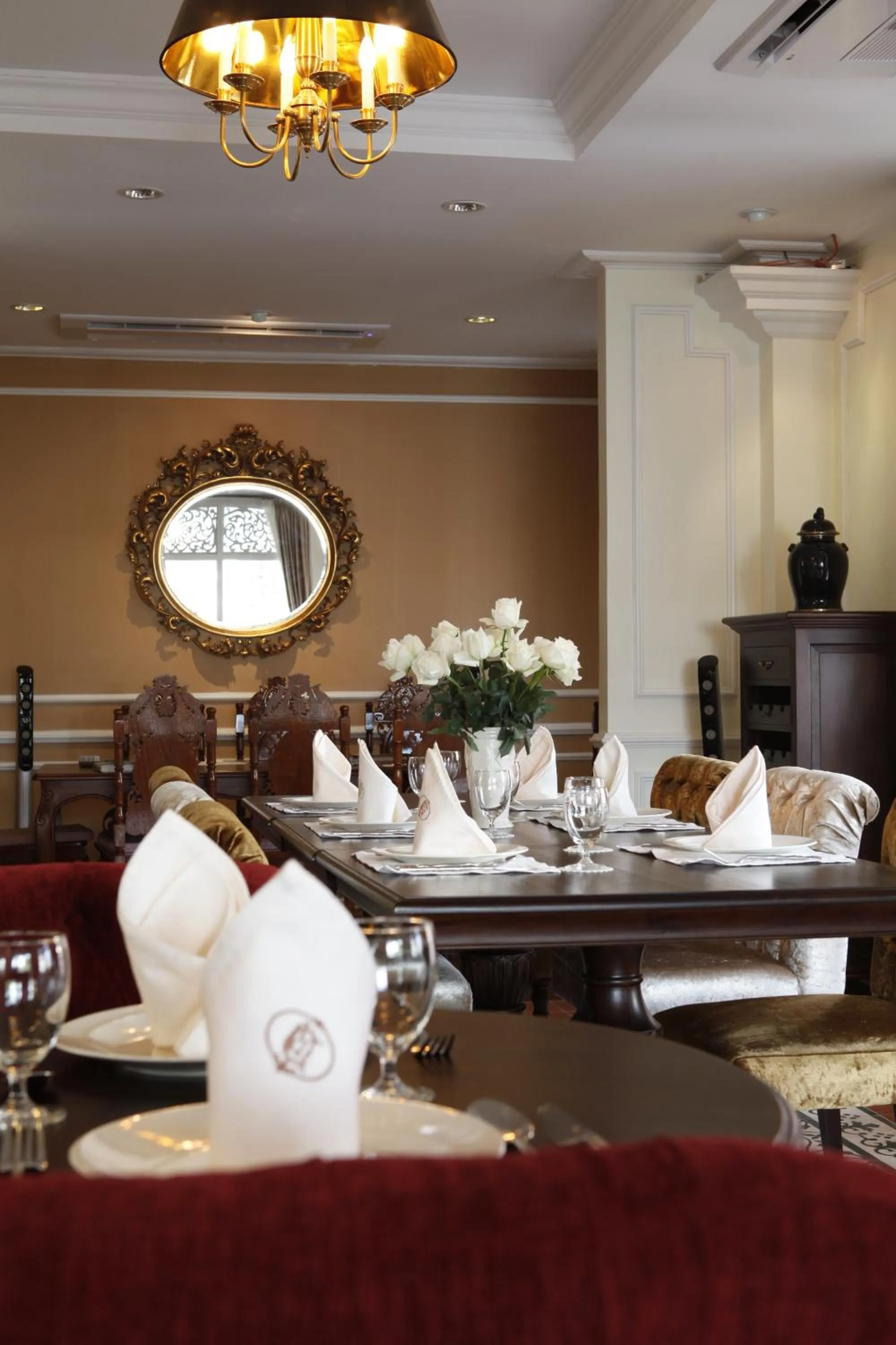 Restaurant/places to eat in Dhavara Boutique Hotel