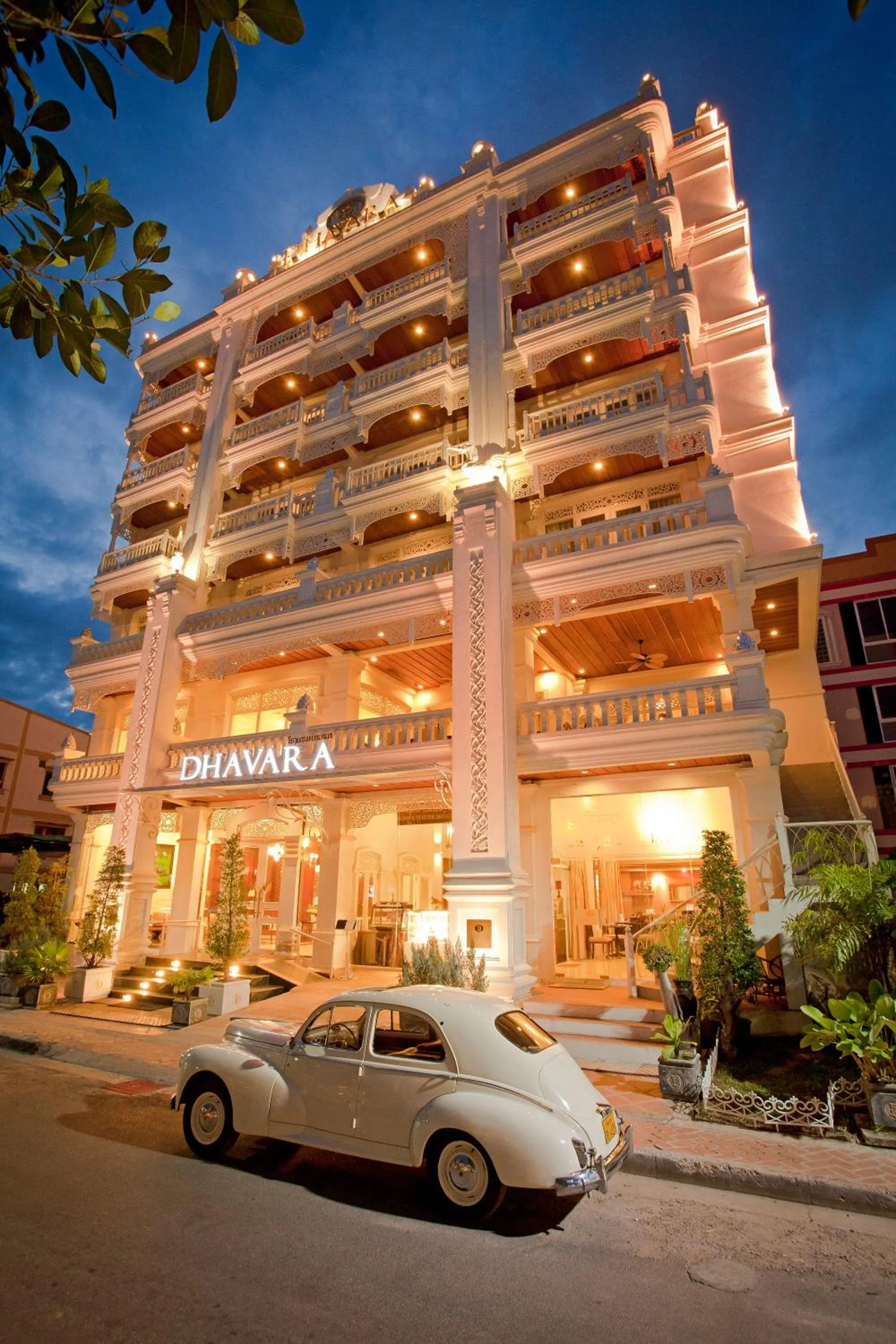 Facade/entrance in Dhavara Boutique Hotel
