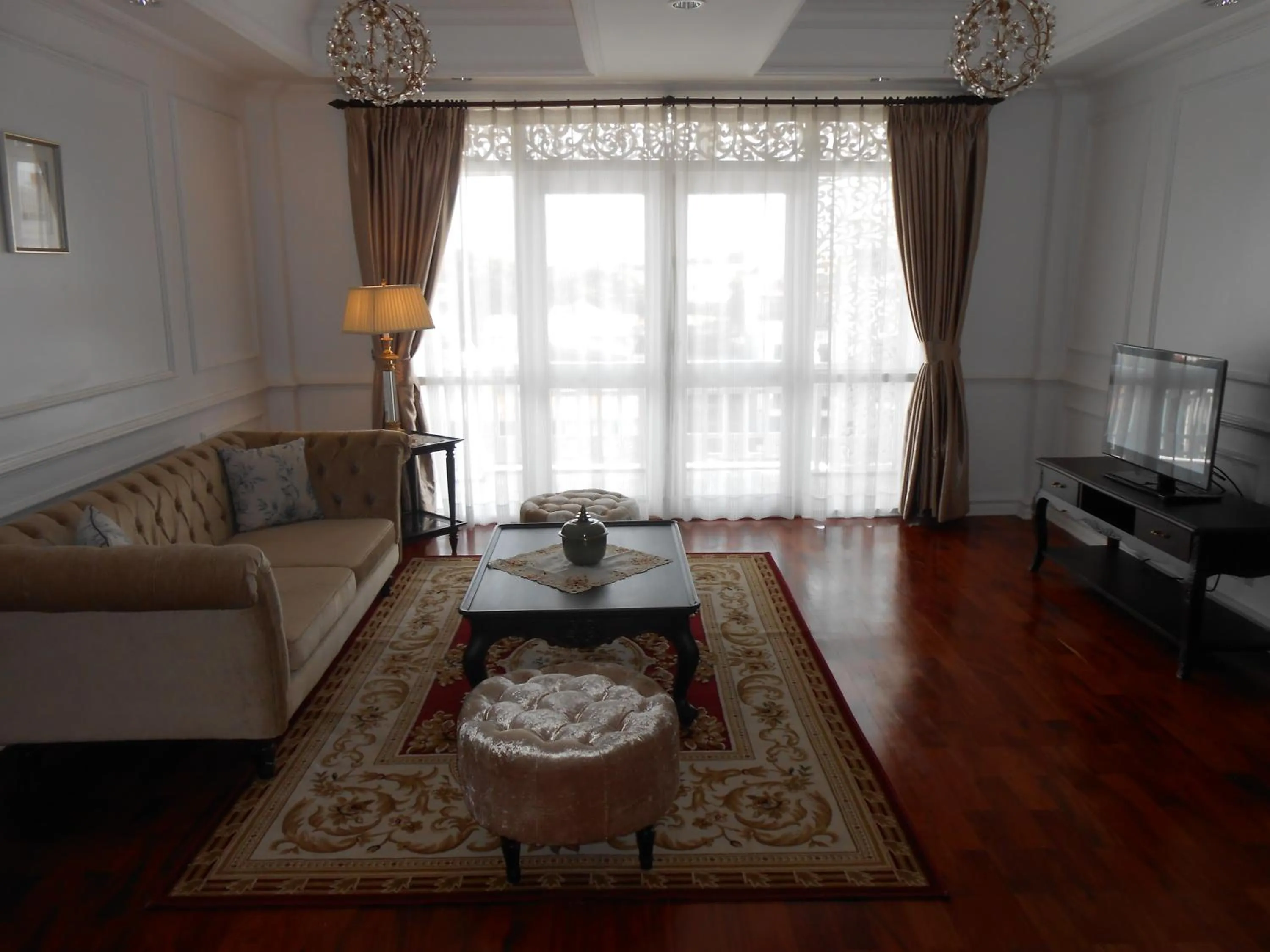 TV and multimedia in Dhavara Boutique Hotel